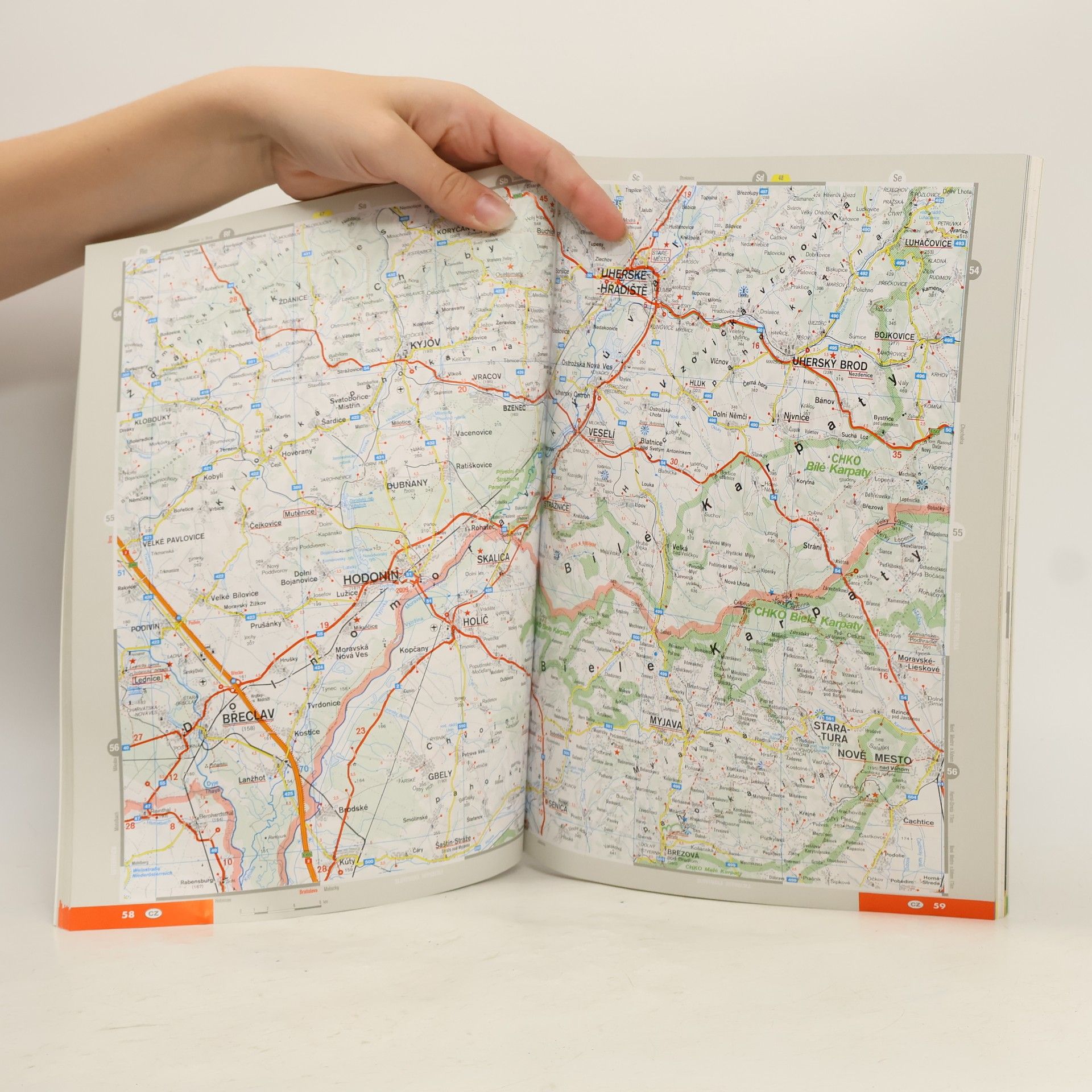 Kolektiv autorů Česká republika. Autoatlas 1:200000. Slovenská republika 1:800000. Evropa 1:4500000