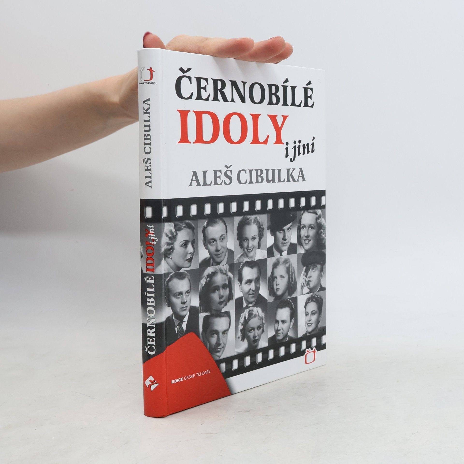 Černobílé idoly i jiní