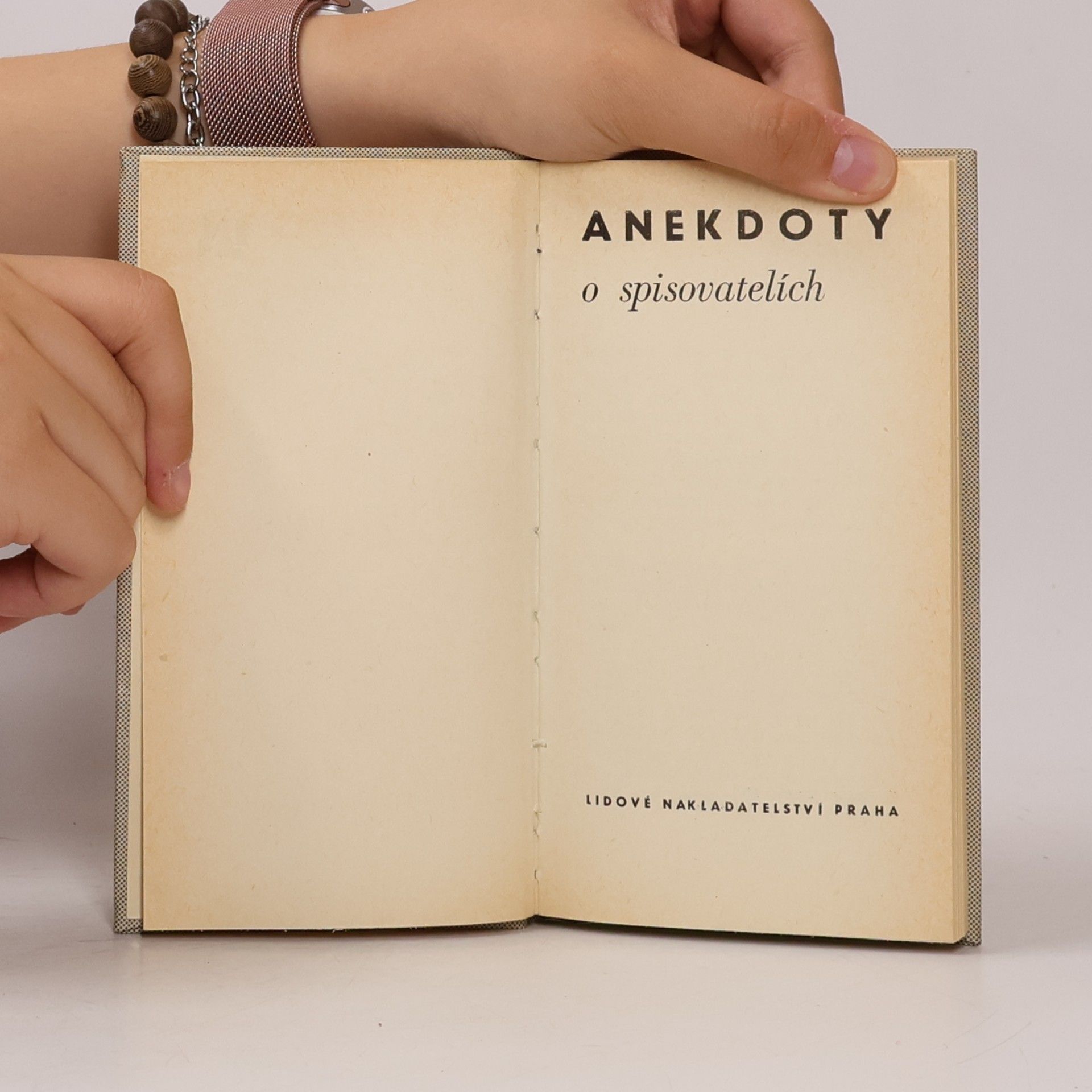 Jaroslav Thiele Anekdoty o spisovatelích
