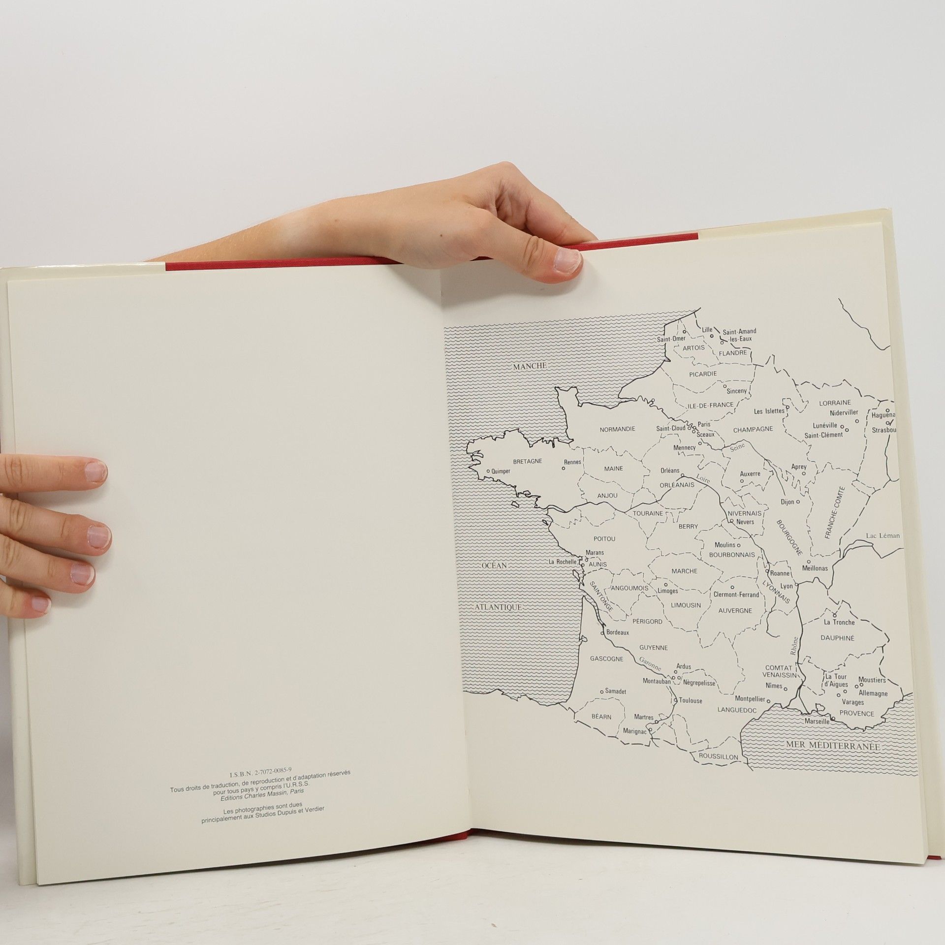 Claire Dauguet Reconnaître les origines des faïences françaises