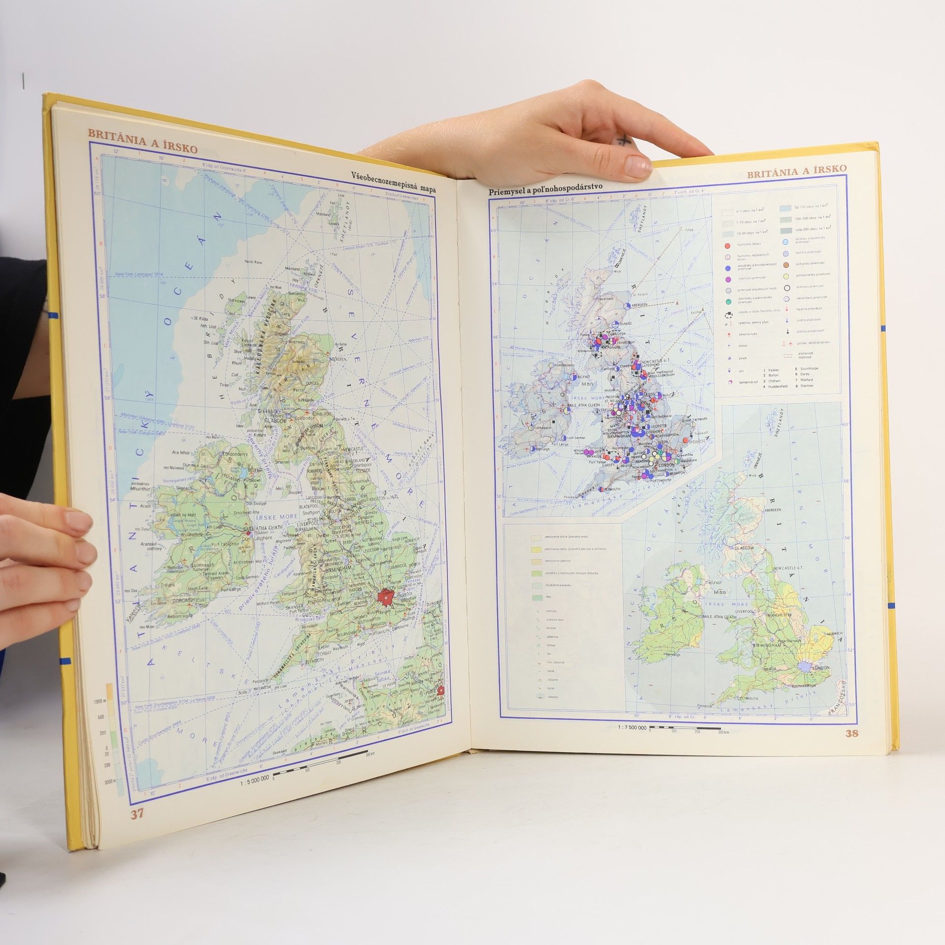 Autorenkollektiv Atlas sveta