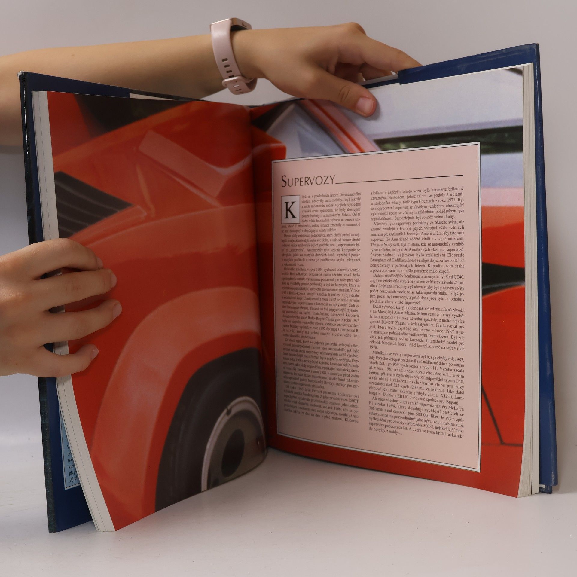 Jonathan Wood Velká kniha automobilů za posledních 50 let. Nejslavnější automobily světa.