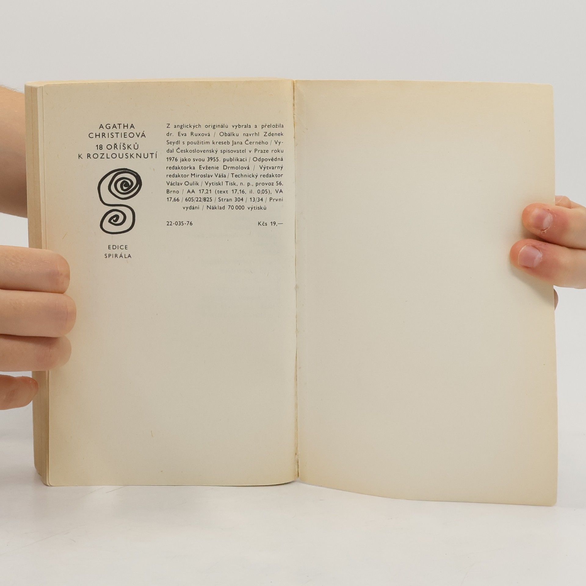 Agatha Christie 18 oříšků k rozlousknutí