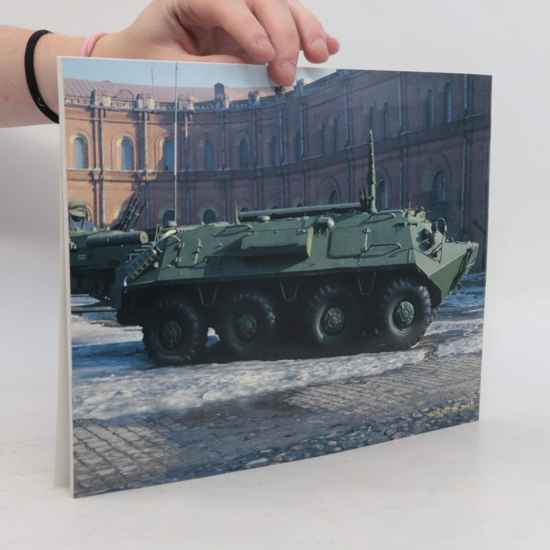 Steve J. Zaloga Firepower Pictorials - 1013: Soviet Wheeled Armored Vehicles