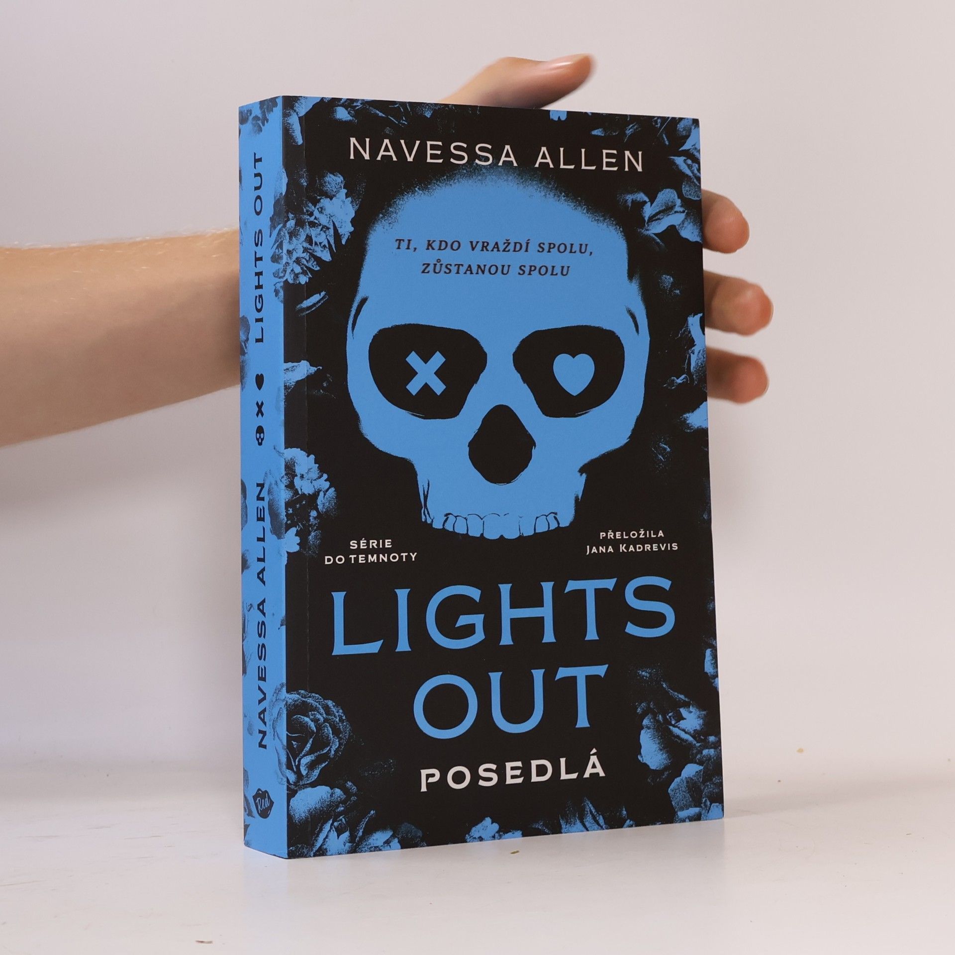 Navessa Allen Lights Out. Posedlá