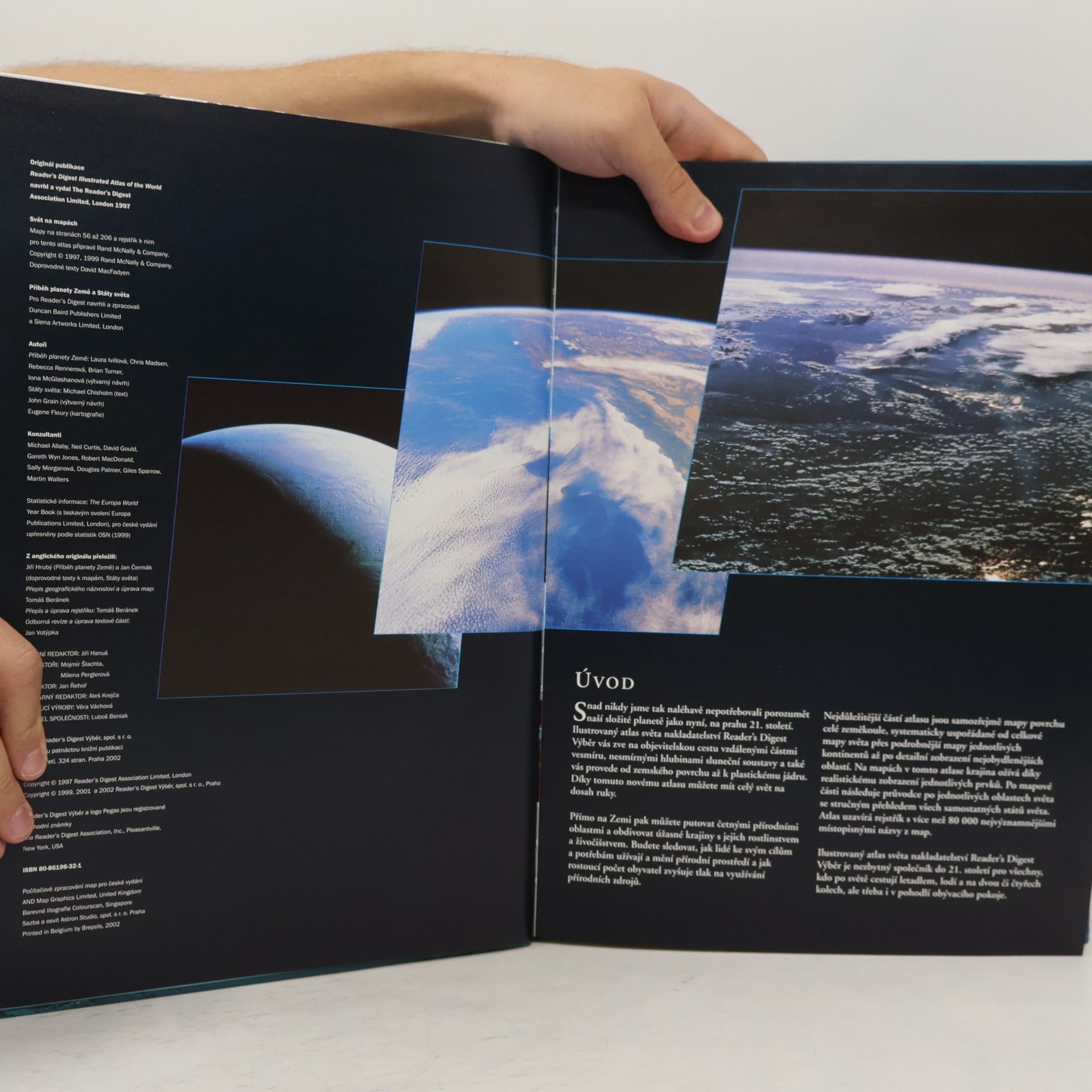 Autorenkollektiv Ilustrovaný atlas světa