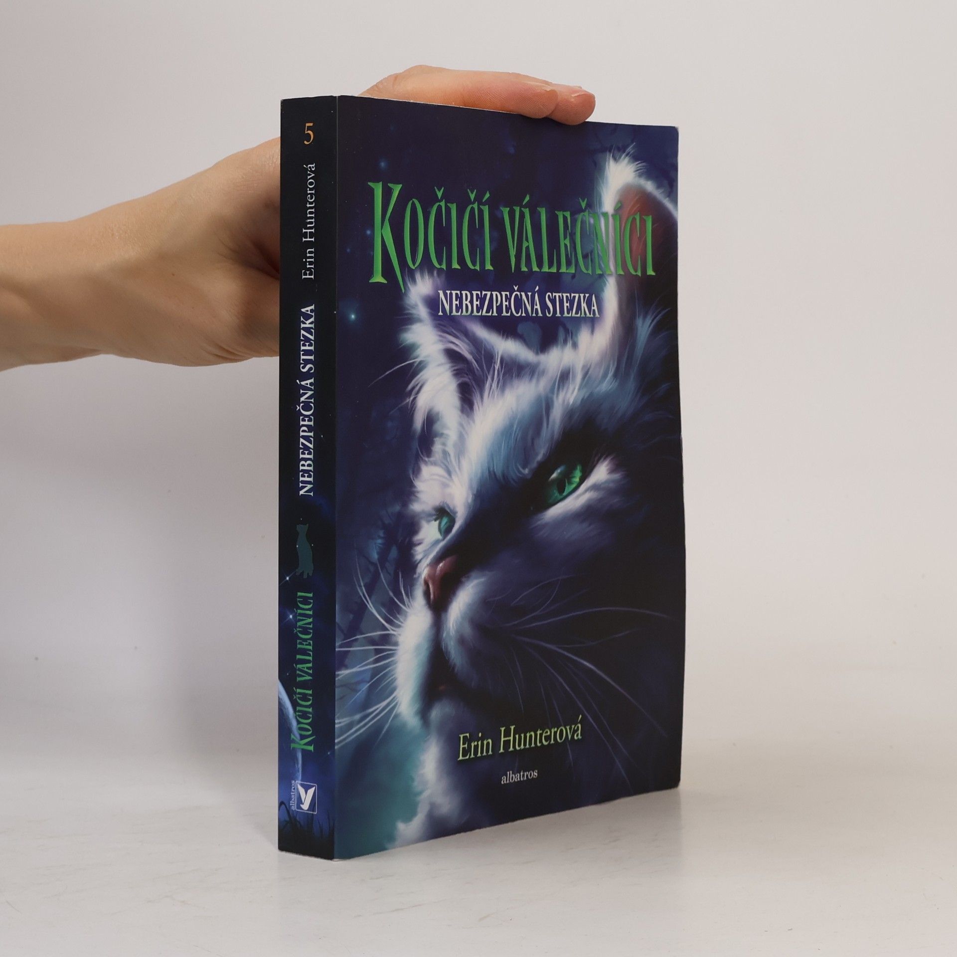 Erin Hunter Nebezpečná stezka. Kočičí válečníci