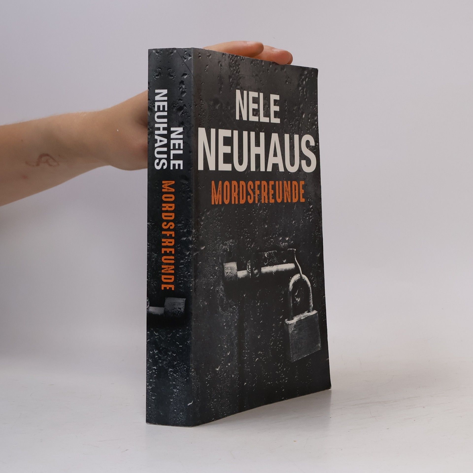 Nele Neuhaus Mordsfreunde