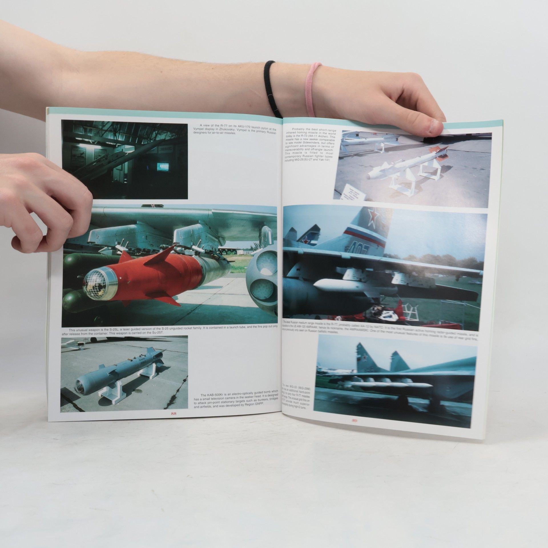 Steve J. Zaloga Concord Color Series - 4007: Russian Falcons The New Wave of Russian Combat Aircraft