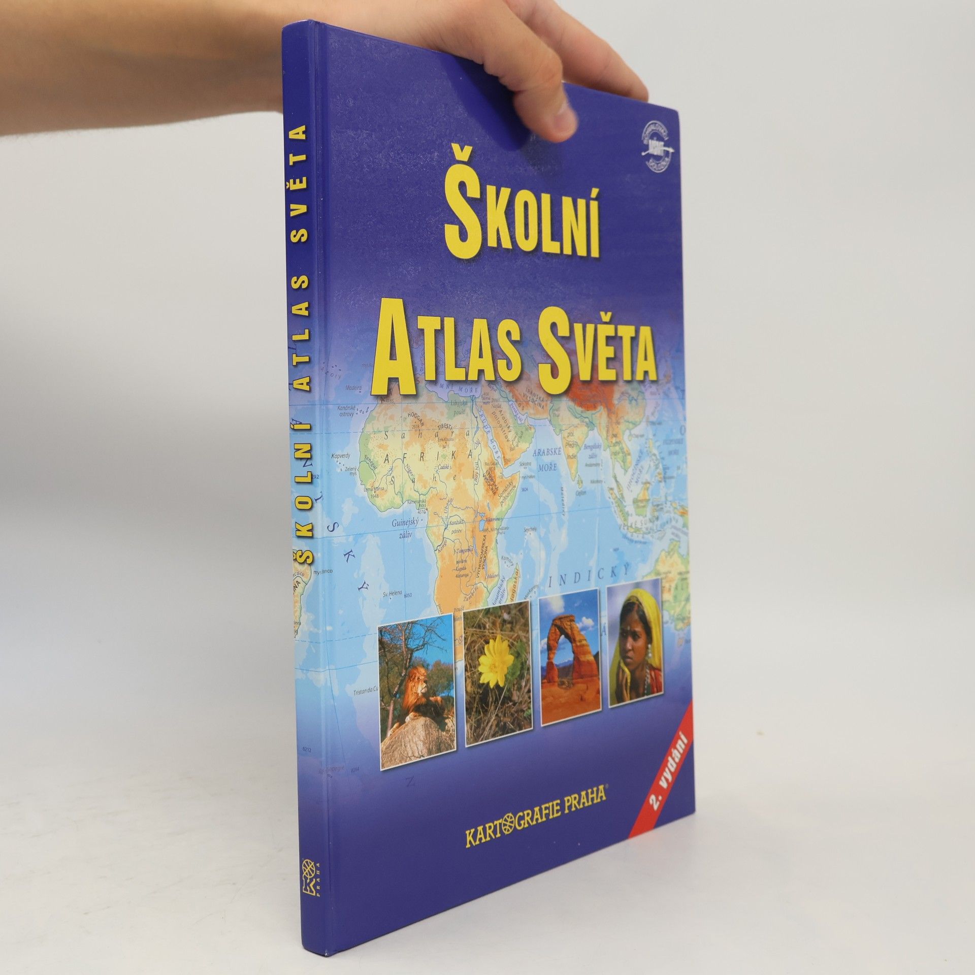Autorenkollektiv Školní atlas světa