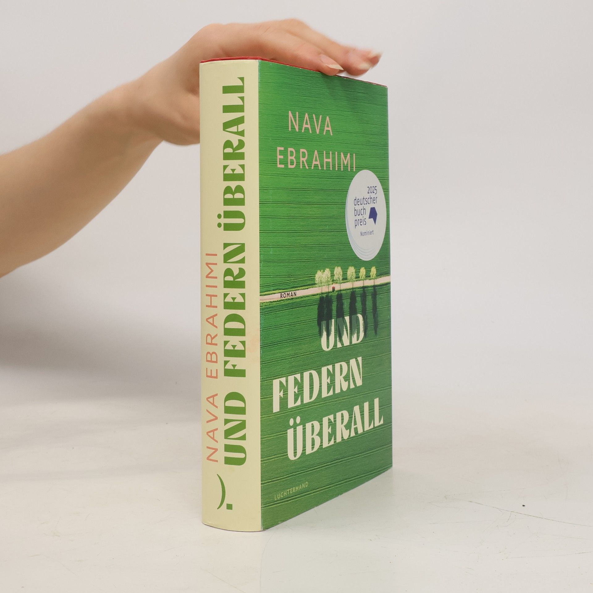 Nava Ebrahimi Und Federn überall