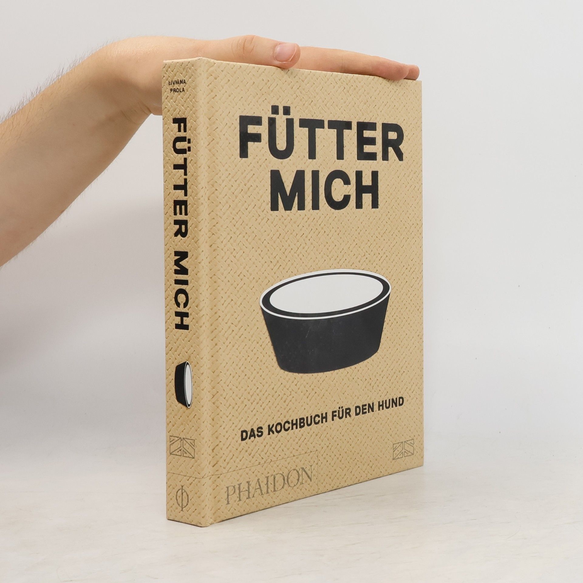 Liviana Prola Fütter mich