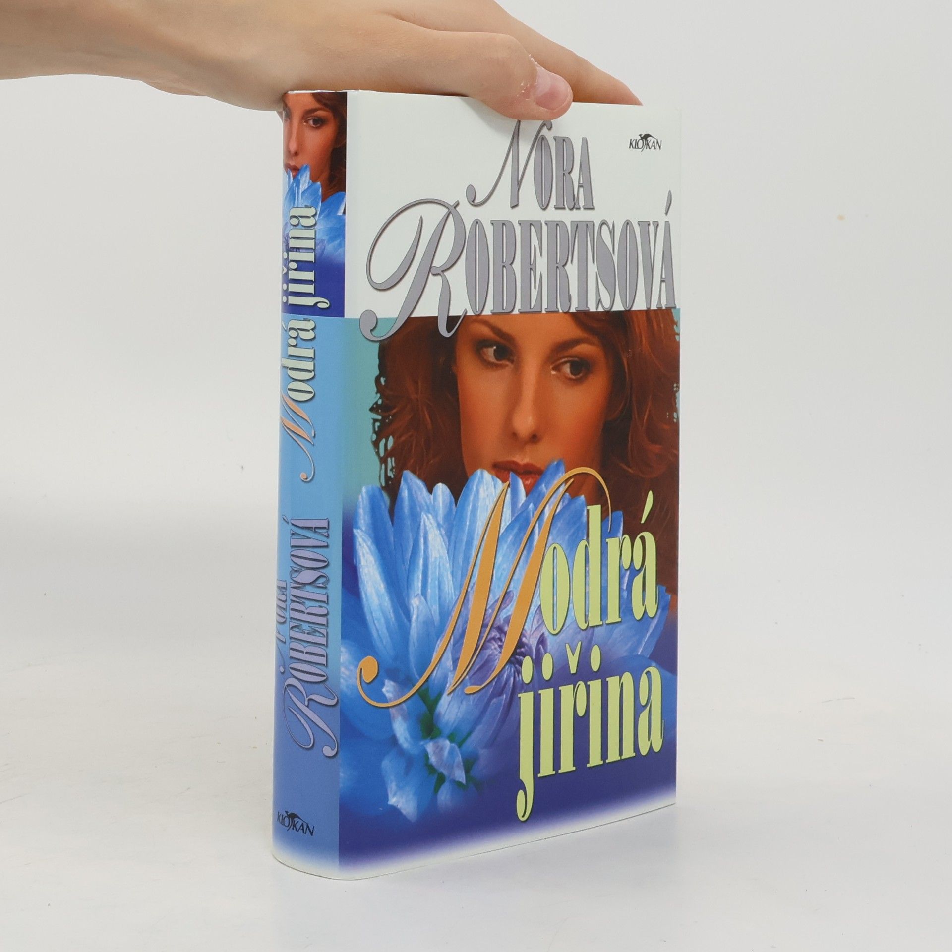 Nora Roberts Modrá jiřina