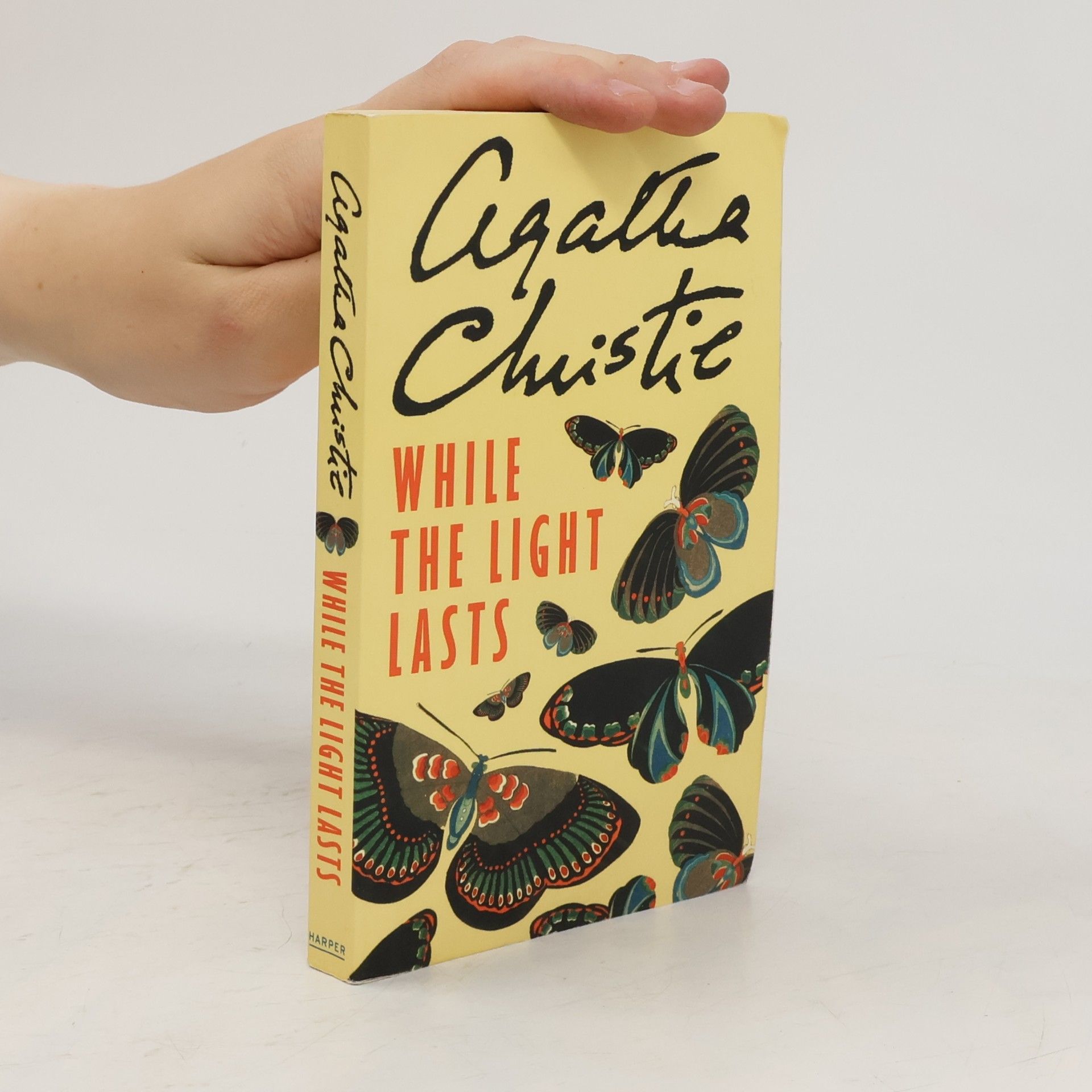 Agatha Christie While the Light Lasts