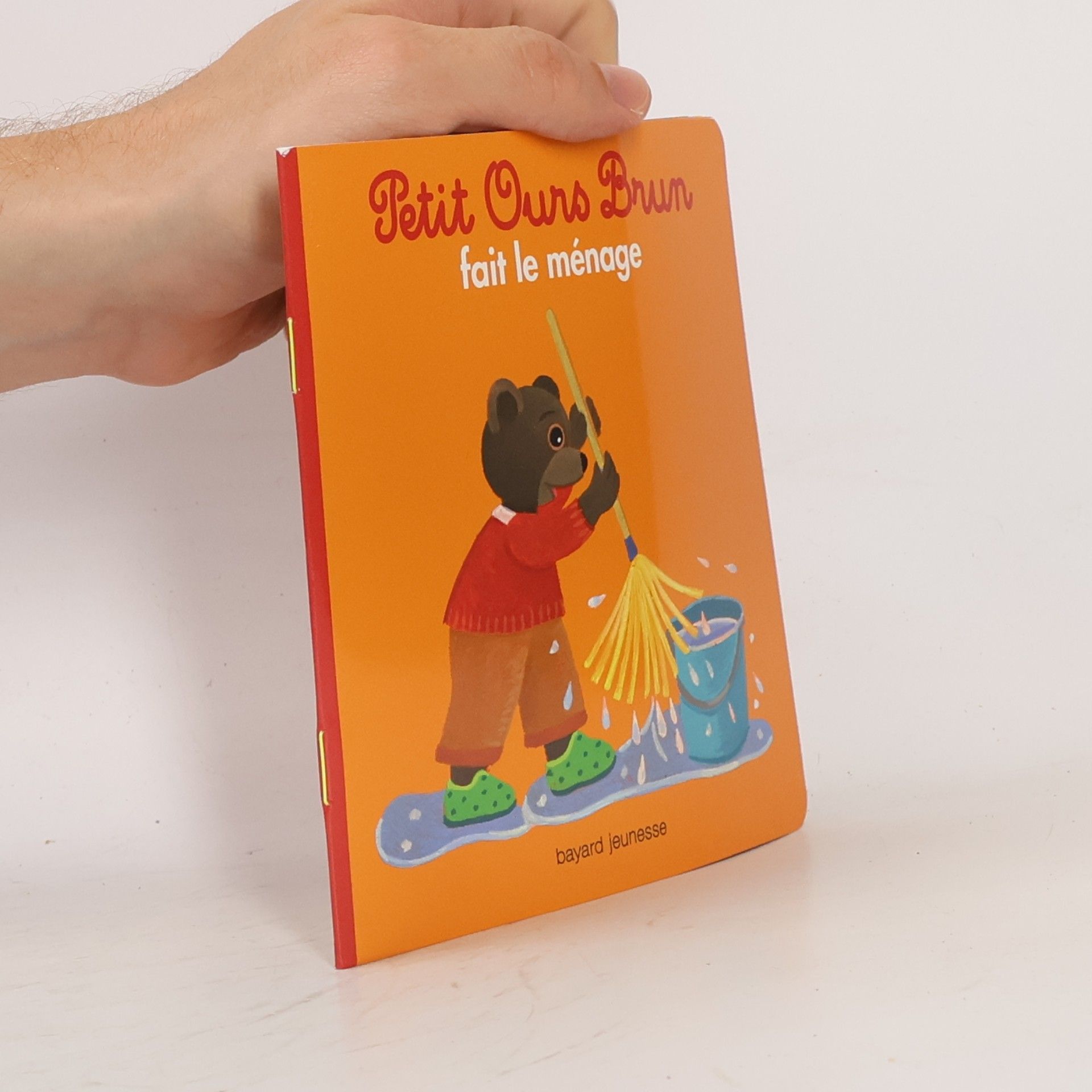 Petit Ours Brun fait le ménage