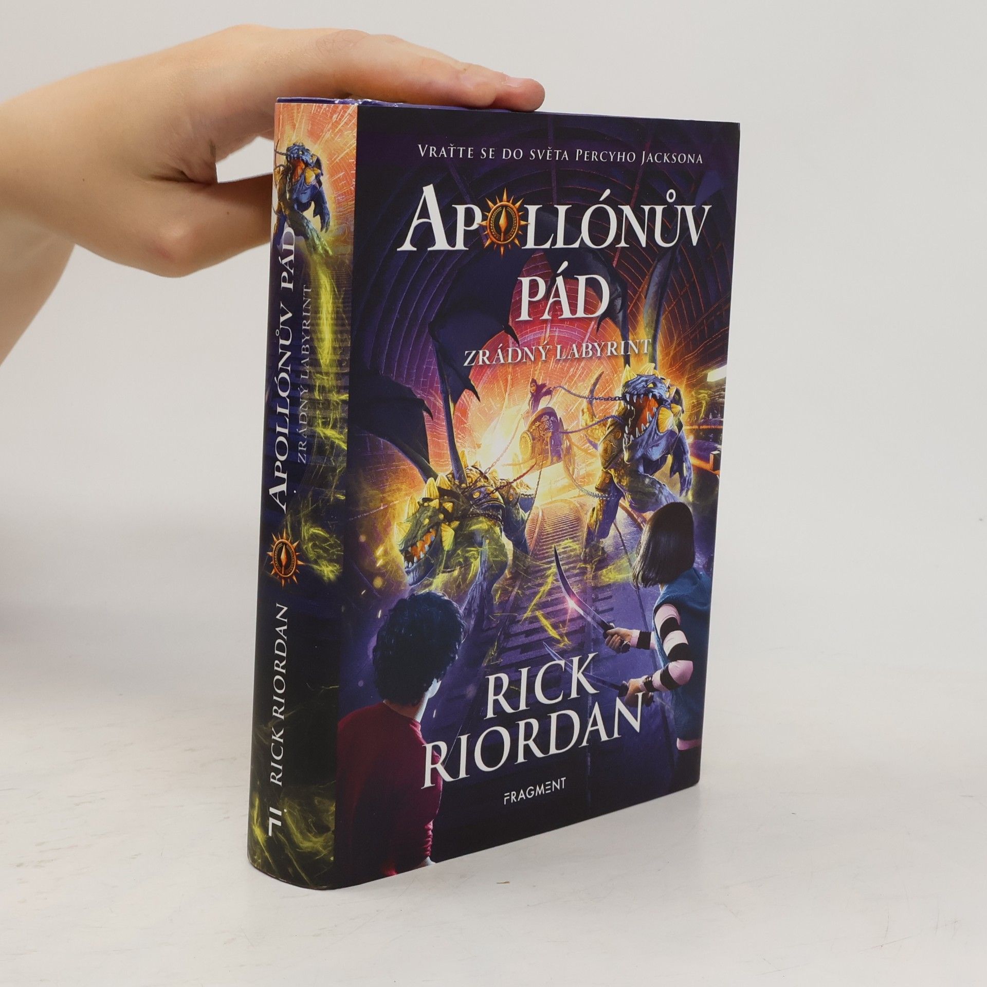 Rick Riordan Apollónův pád. Zrádný labyrint