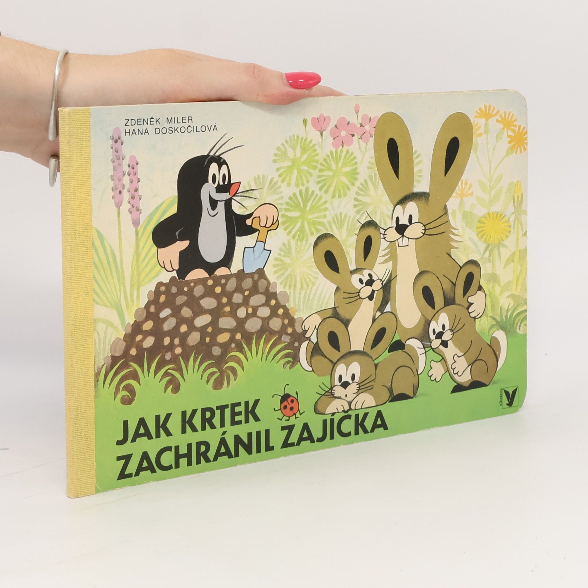 Zdeněk Miler Jak krtek zachránil zajíčka