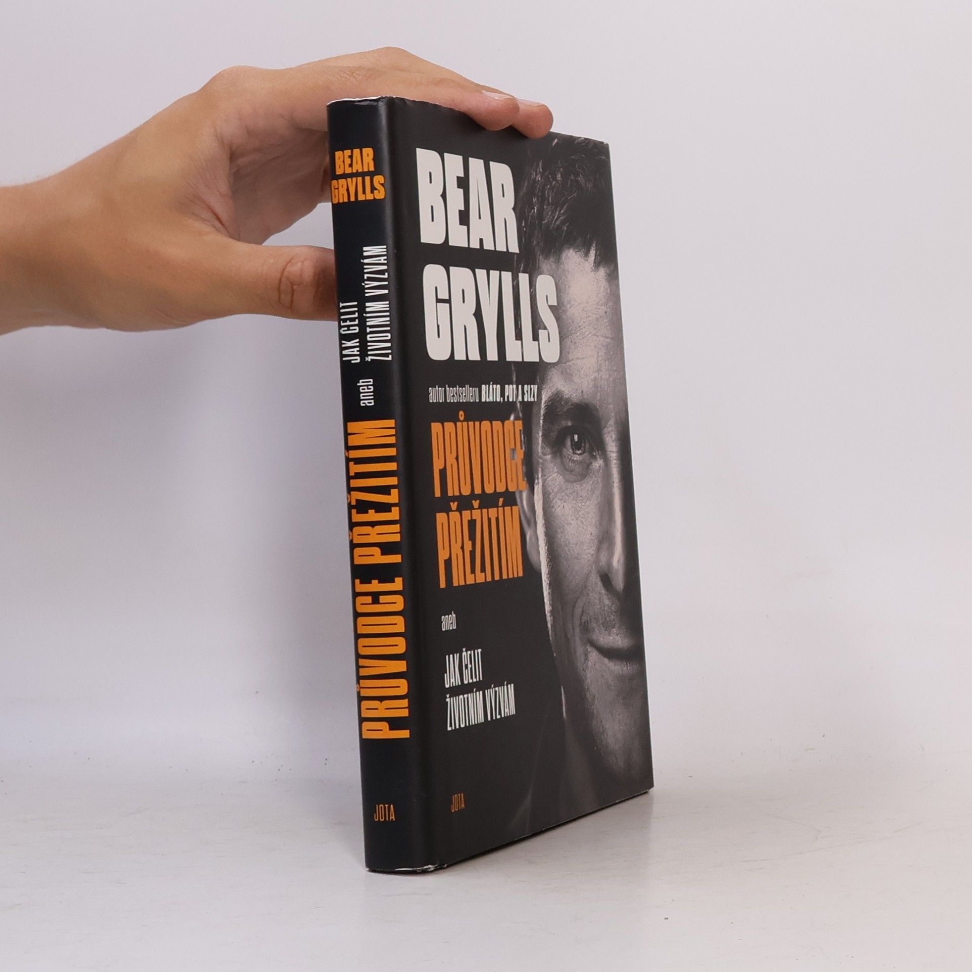 Bear Grylls Bear Grylls. Průvodce přežitím