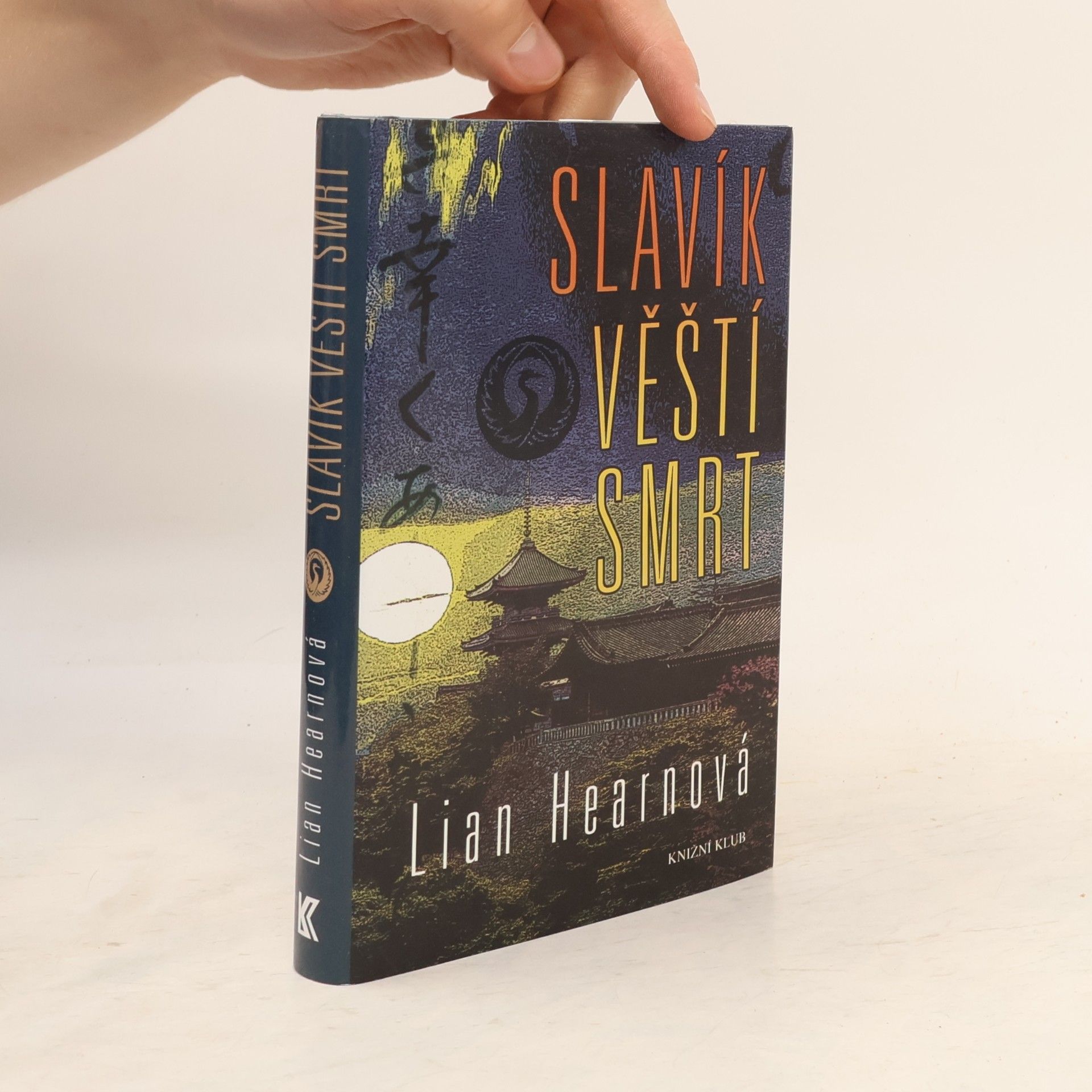 Lian Hearn Slavík věští smrt