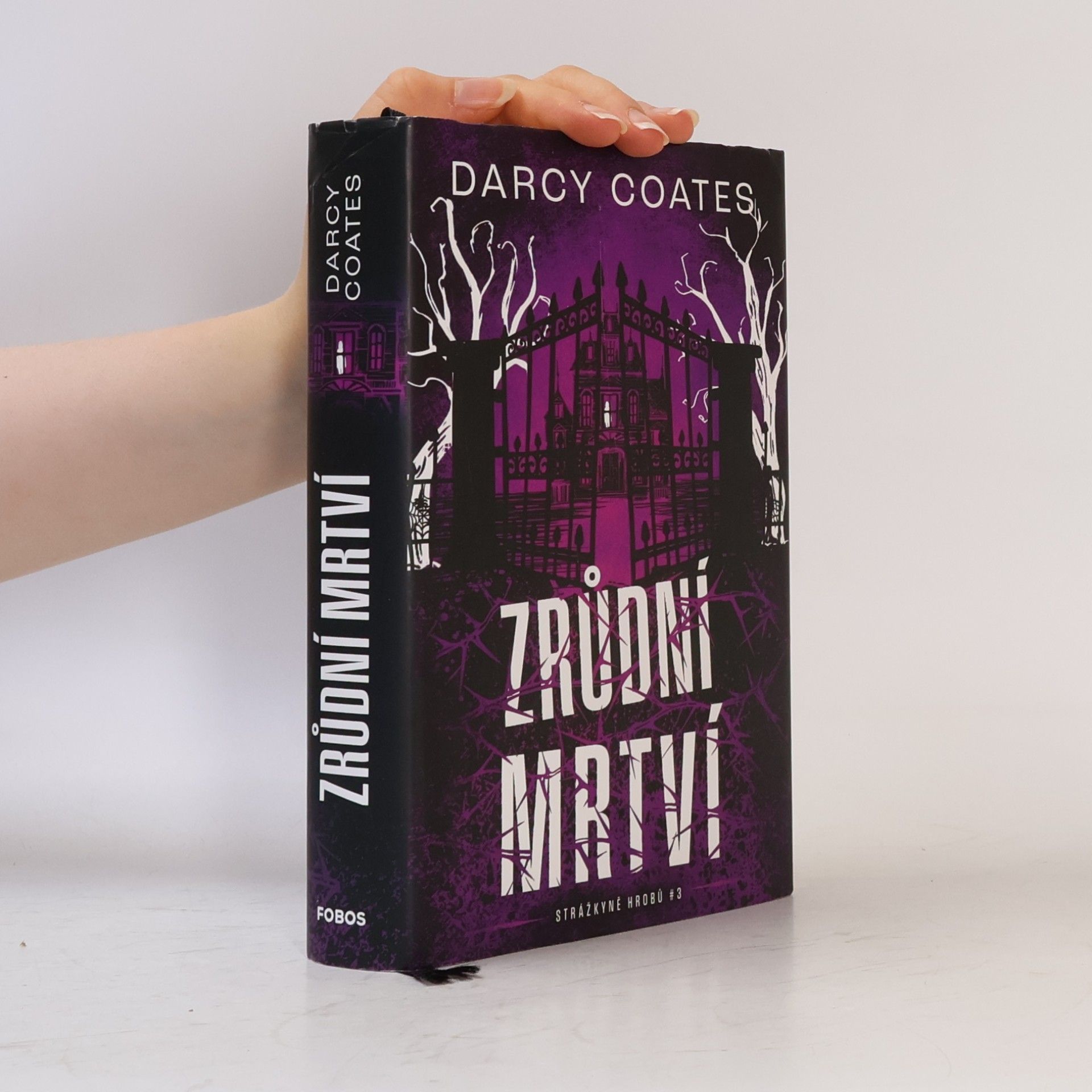 Darcy Coates Zrůdní mrtví