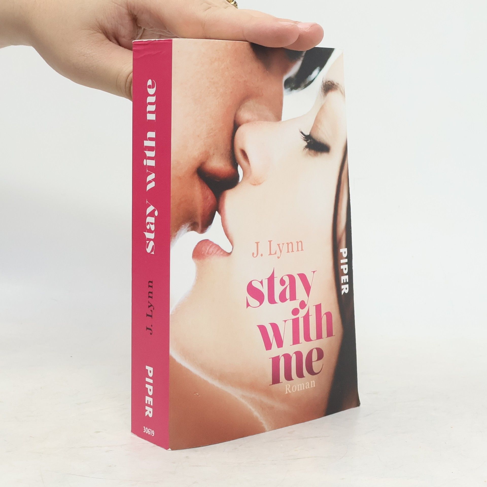 Jennifer Armentrout Stay with me
