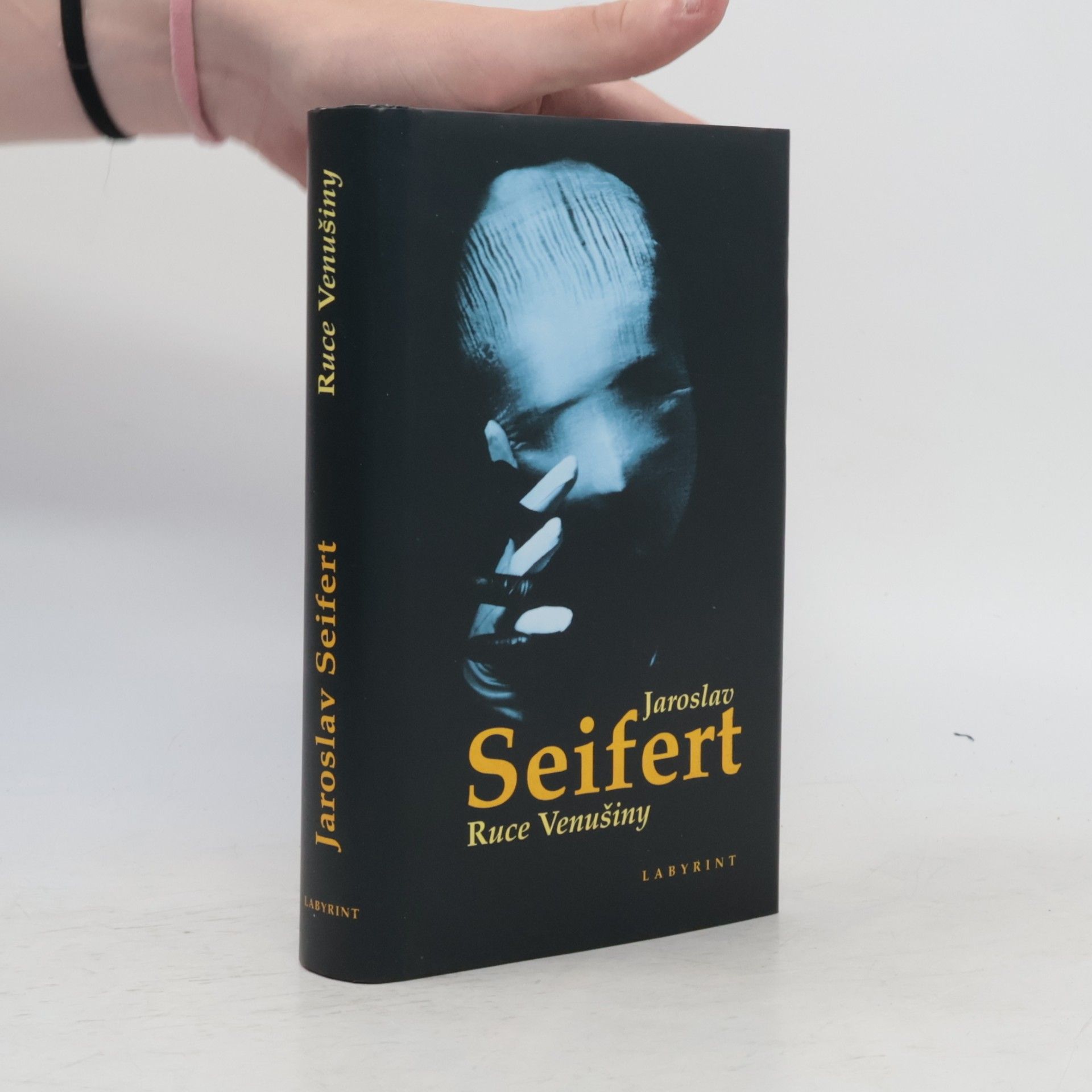 Jaroslav Seifert Ruce Venušiny : (výbor z poezie)