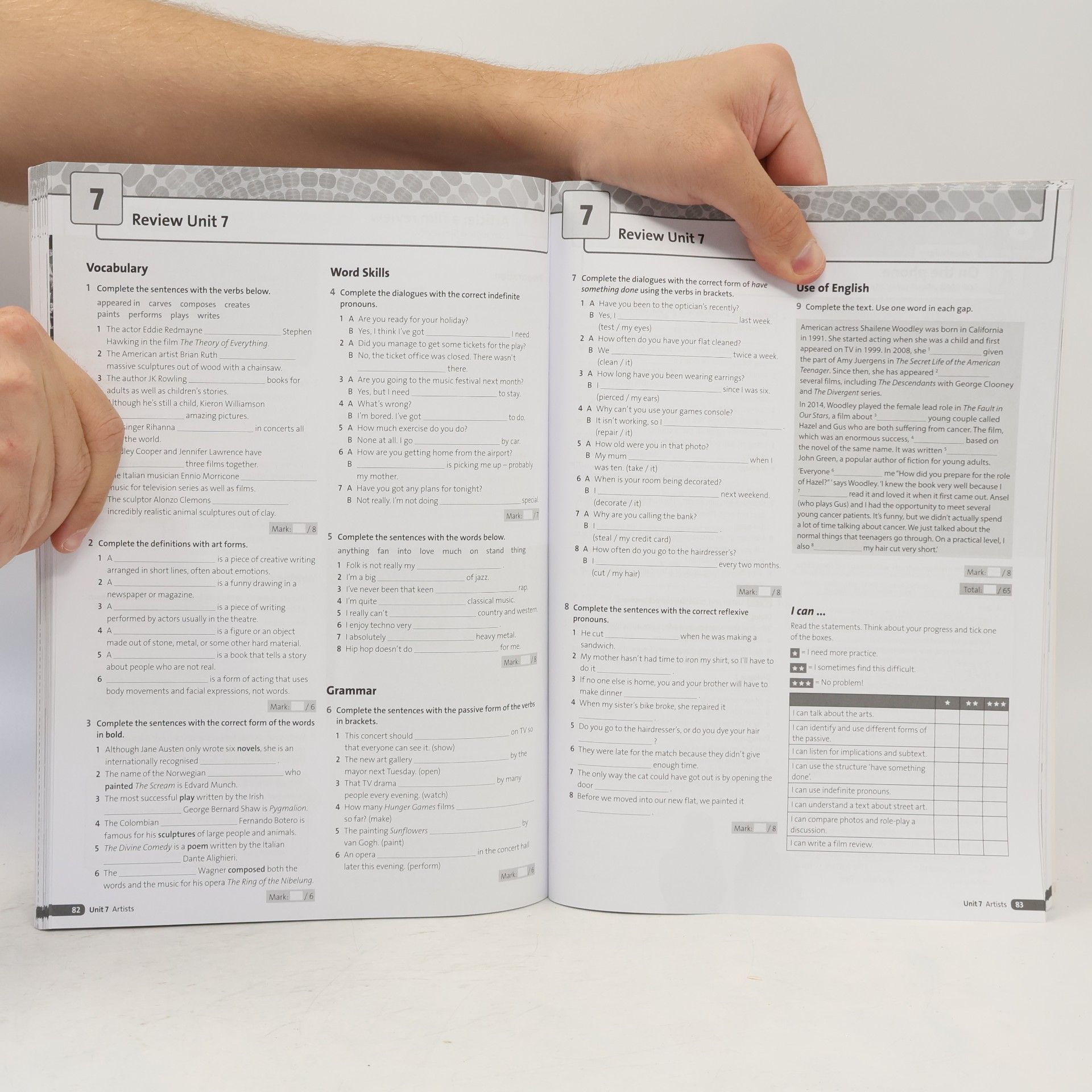 Autorenkollektiv Maturita Solutions: Intermediate - Workbook