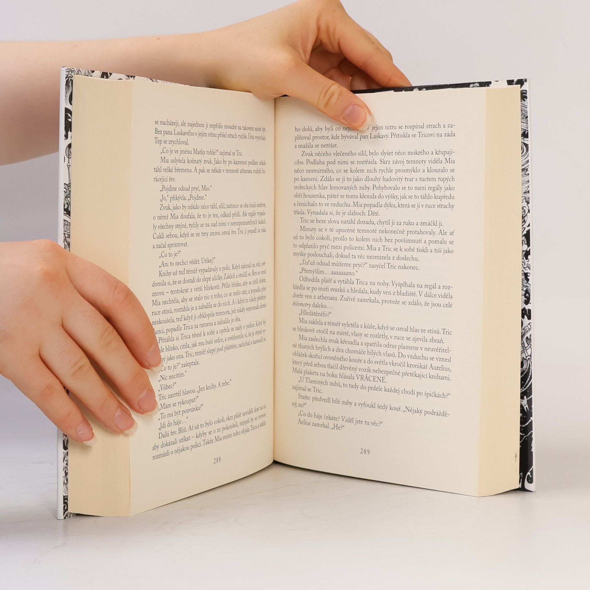 Jay Kristoff Nikdynoc