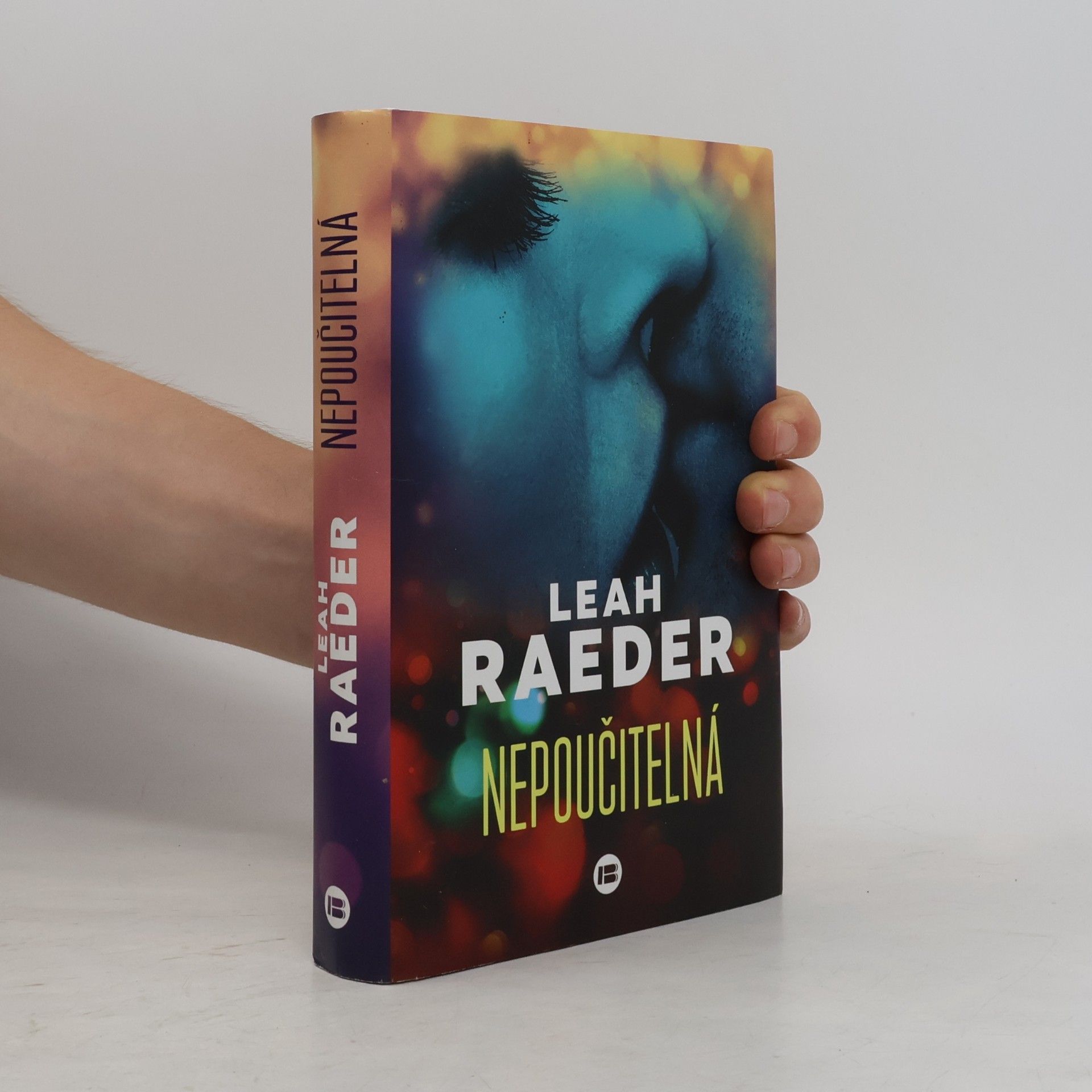 Leah Raeder Nepoučitelná