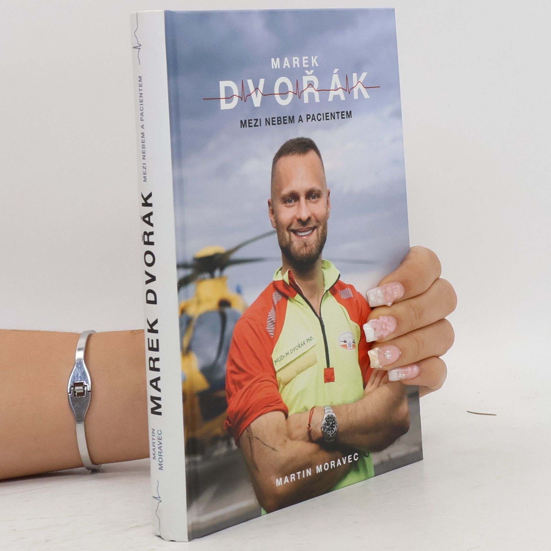 Marek Dvořák Marek Dvořák. Mezi nebem a pacientem