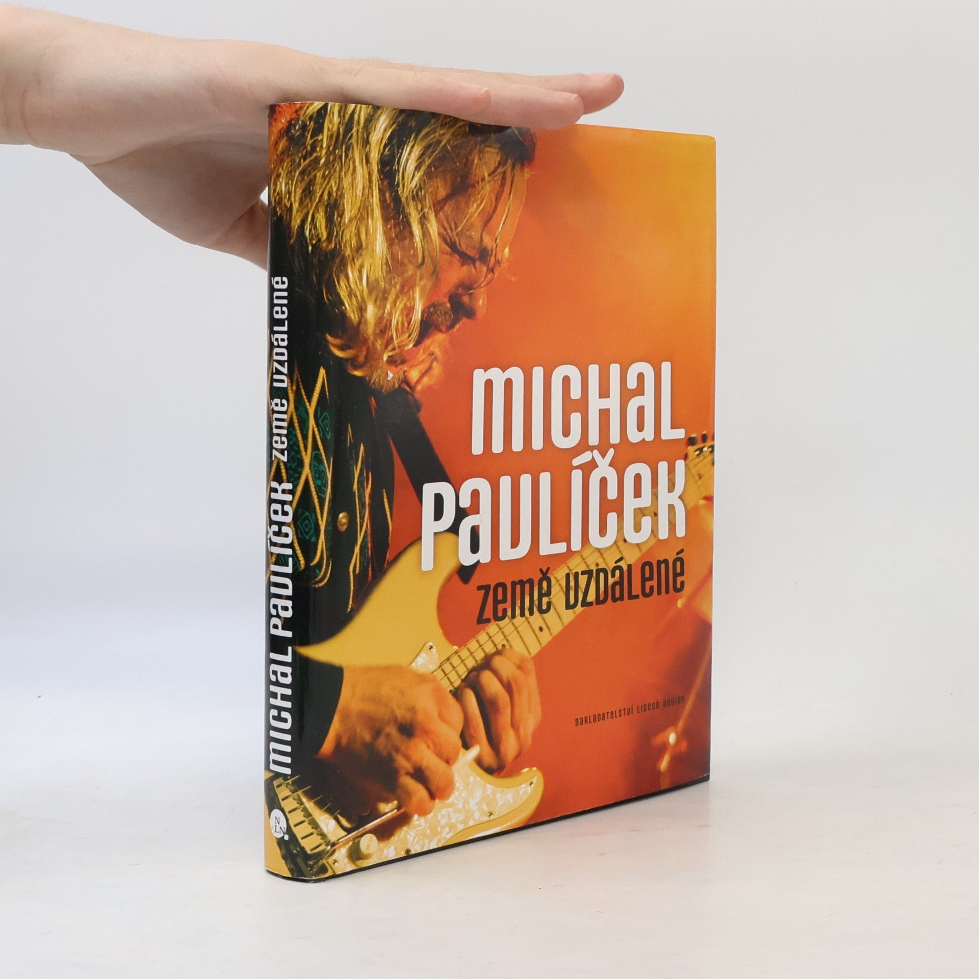 Michal Pavlíček Země vzdálené