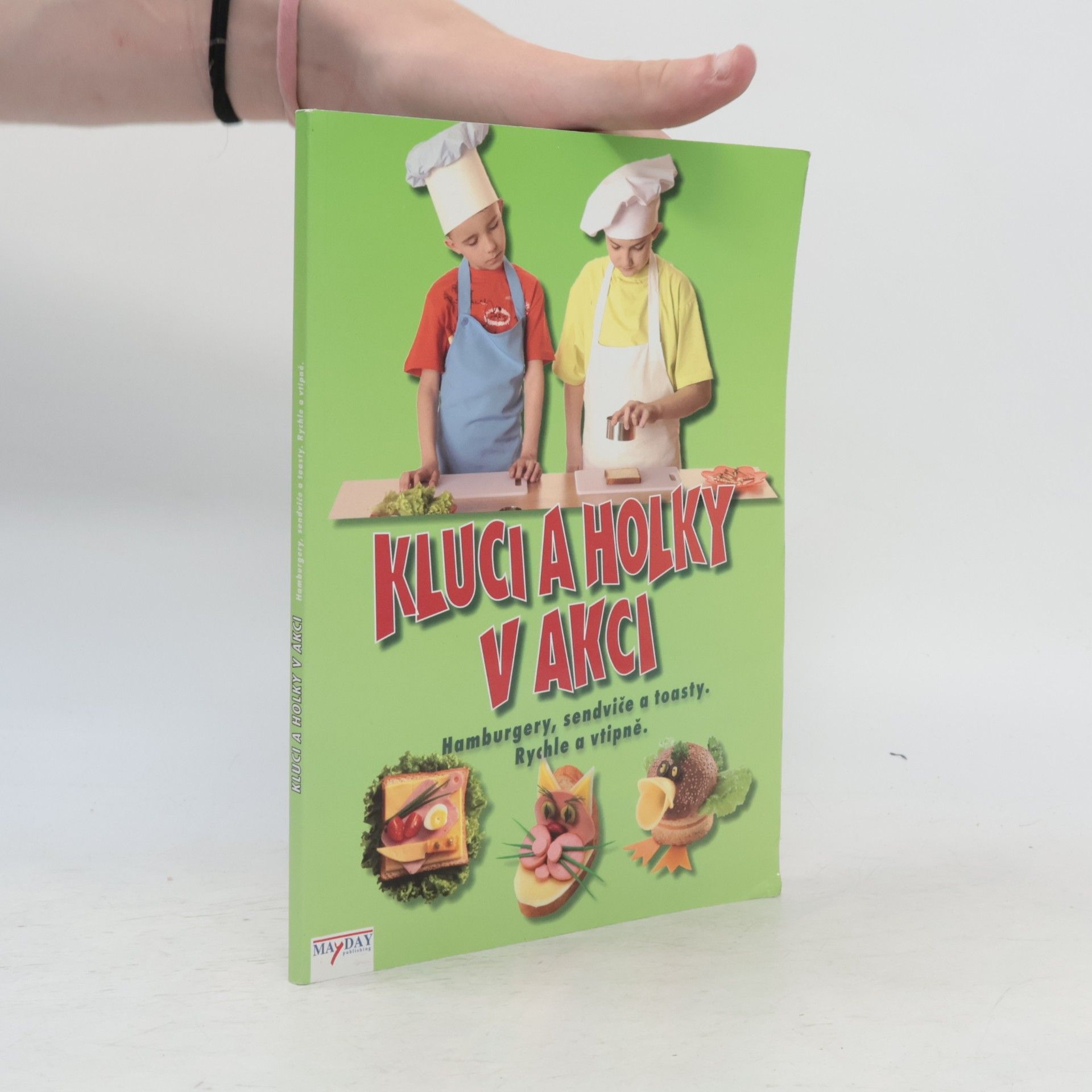 Kluci a holky v akci