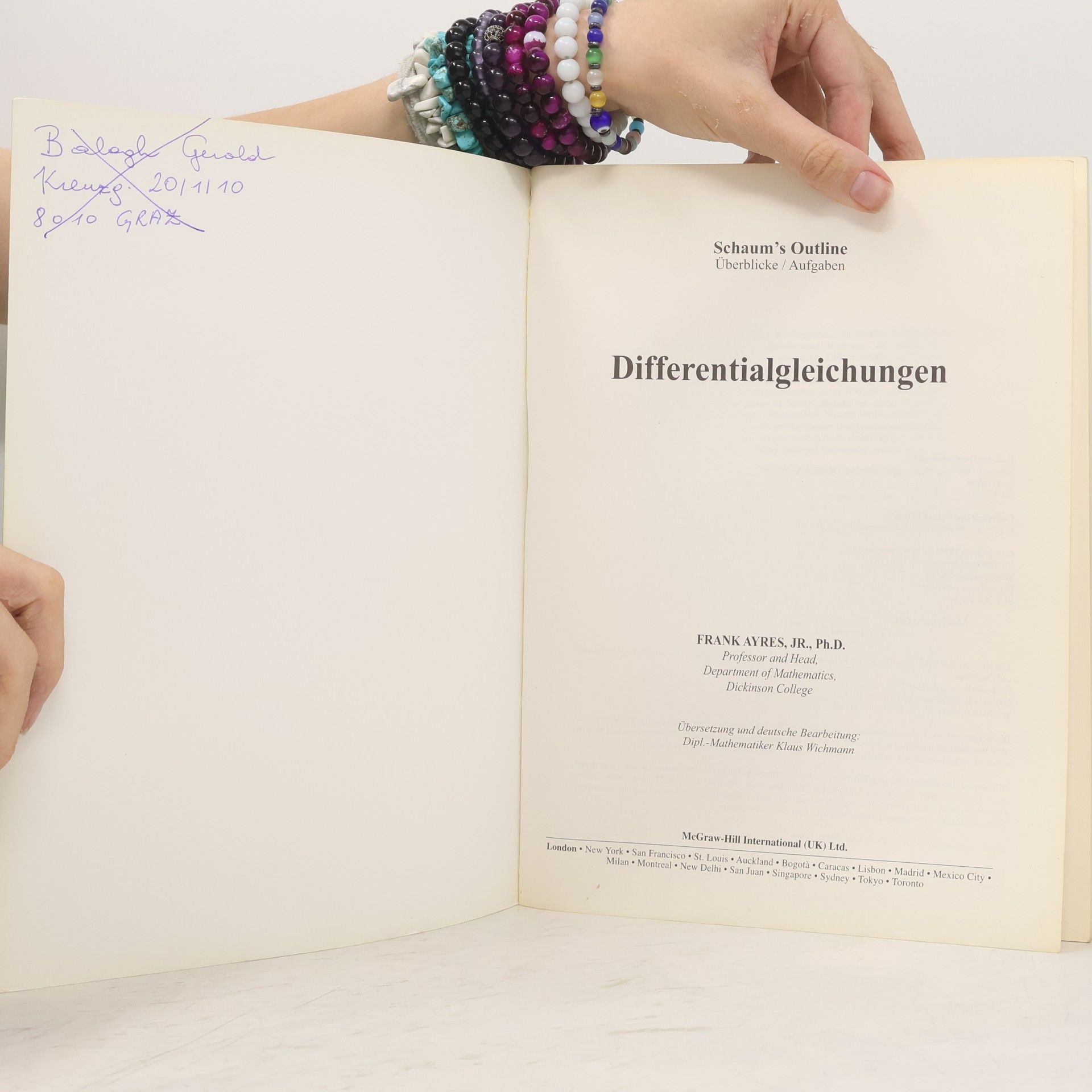 Frank Ayres, Jr. Schaum's: Differentialgleichungen. 1900 ausführliche Lösungsbeispiele.