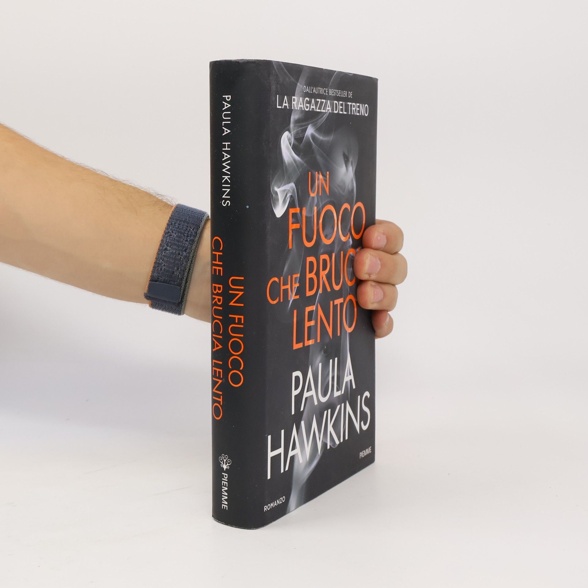 Paula Hawkins Un fuoco che brucia lento