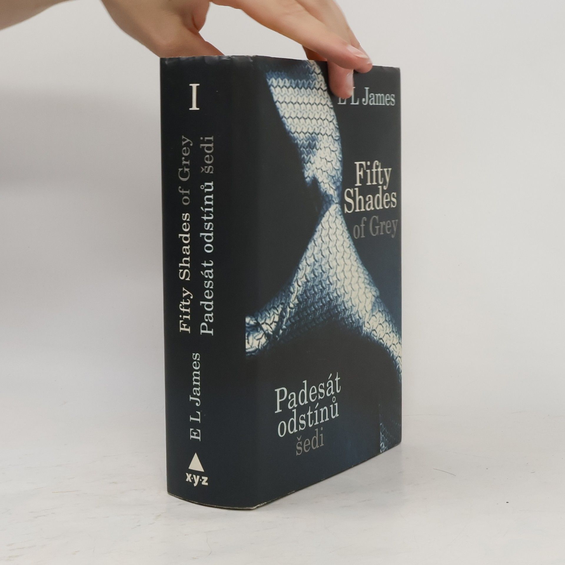 E. L. James Padesát odstínů šedi