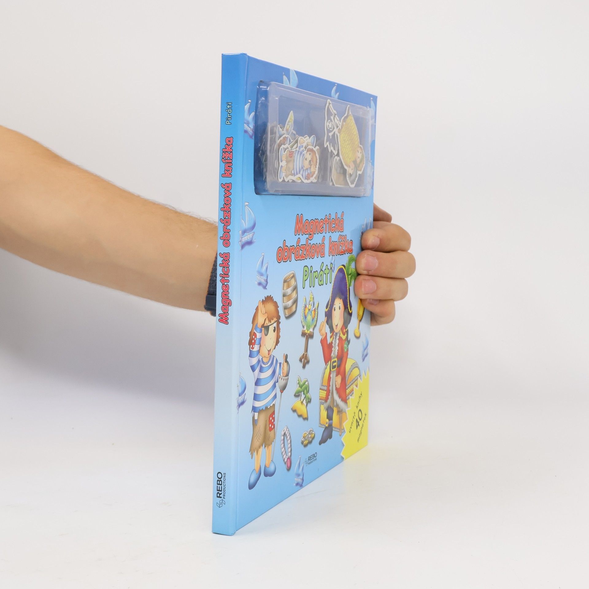 Autores varios Piráti