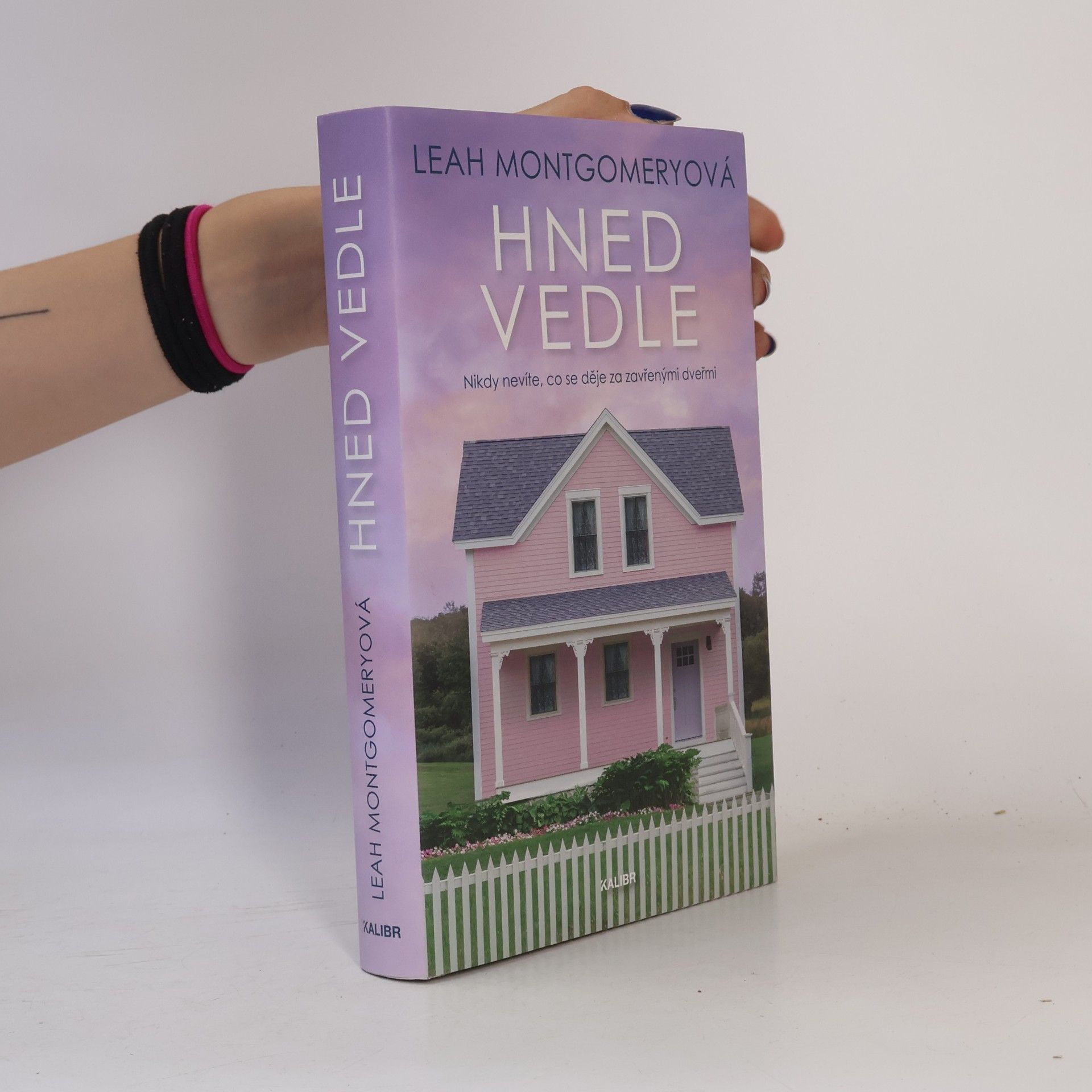 Leah Montgomery Hned vedle