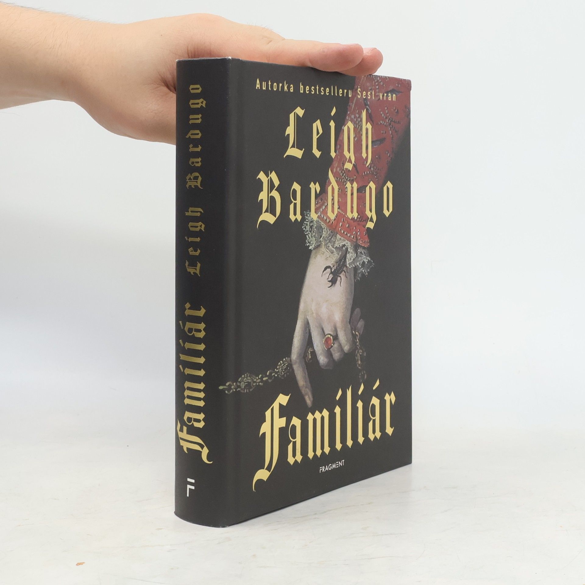 Leigh Bardugo Familiár