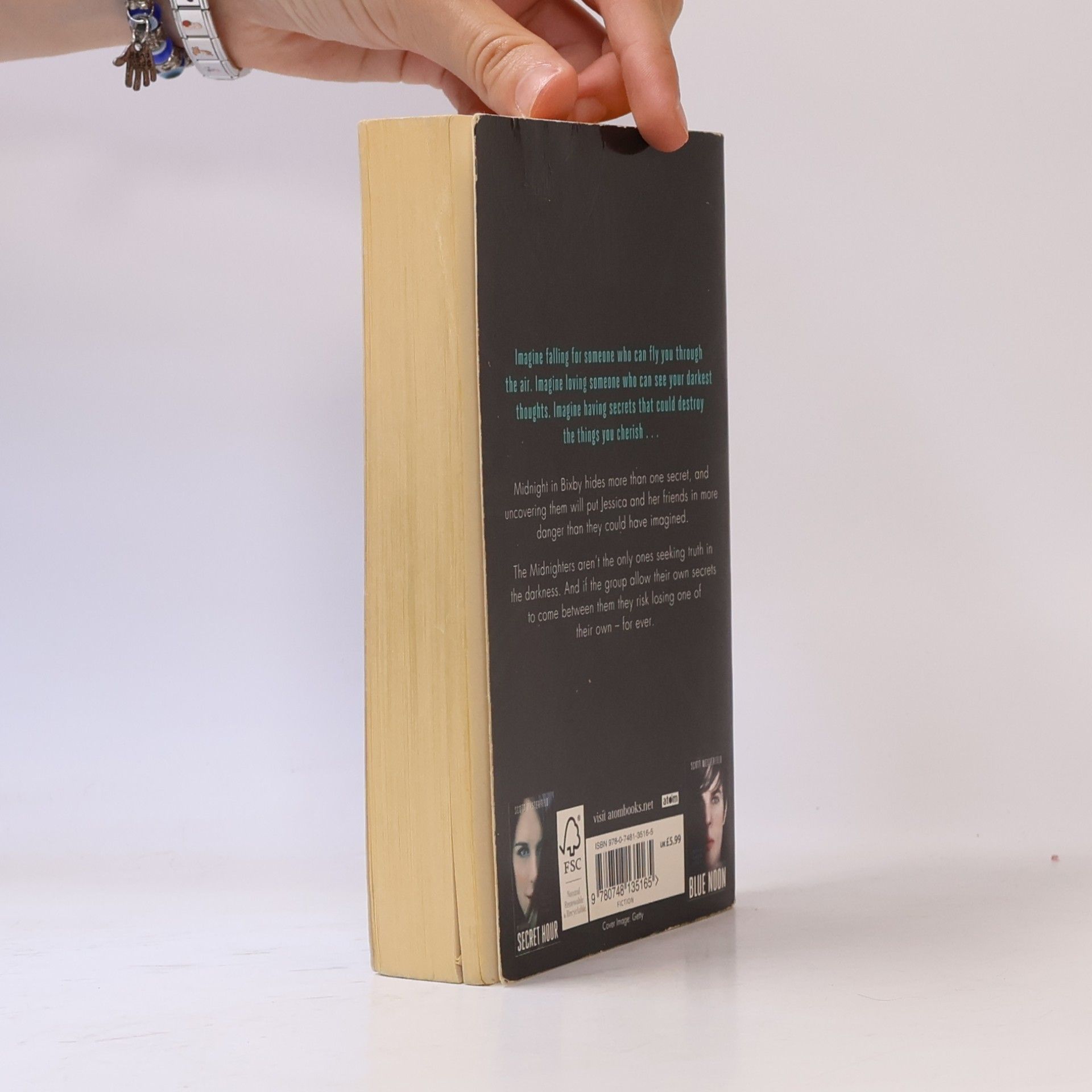 Scott Westerfeld Touching Darkness