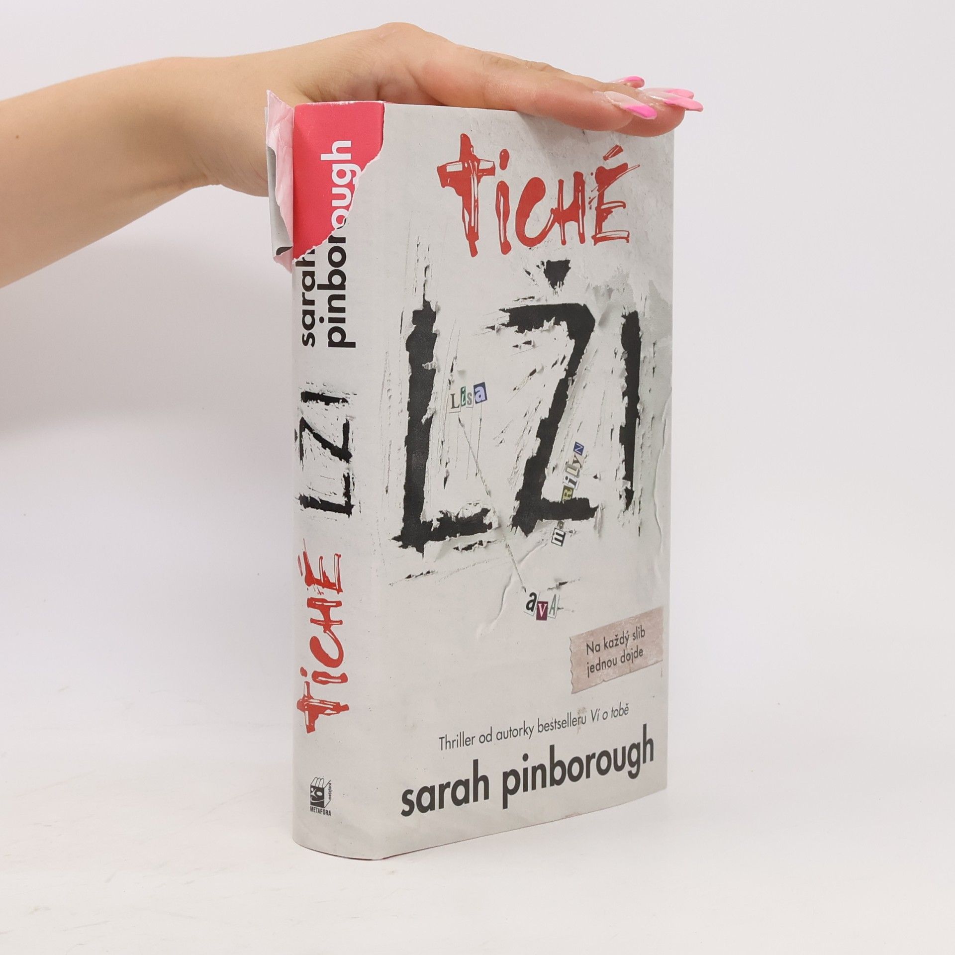 Sarah Pinborough Tiché lži