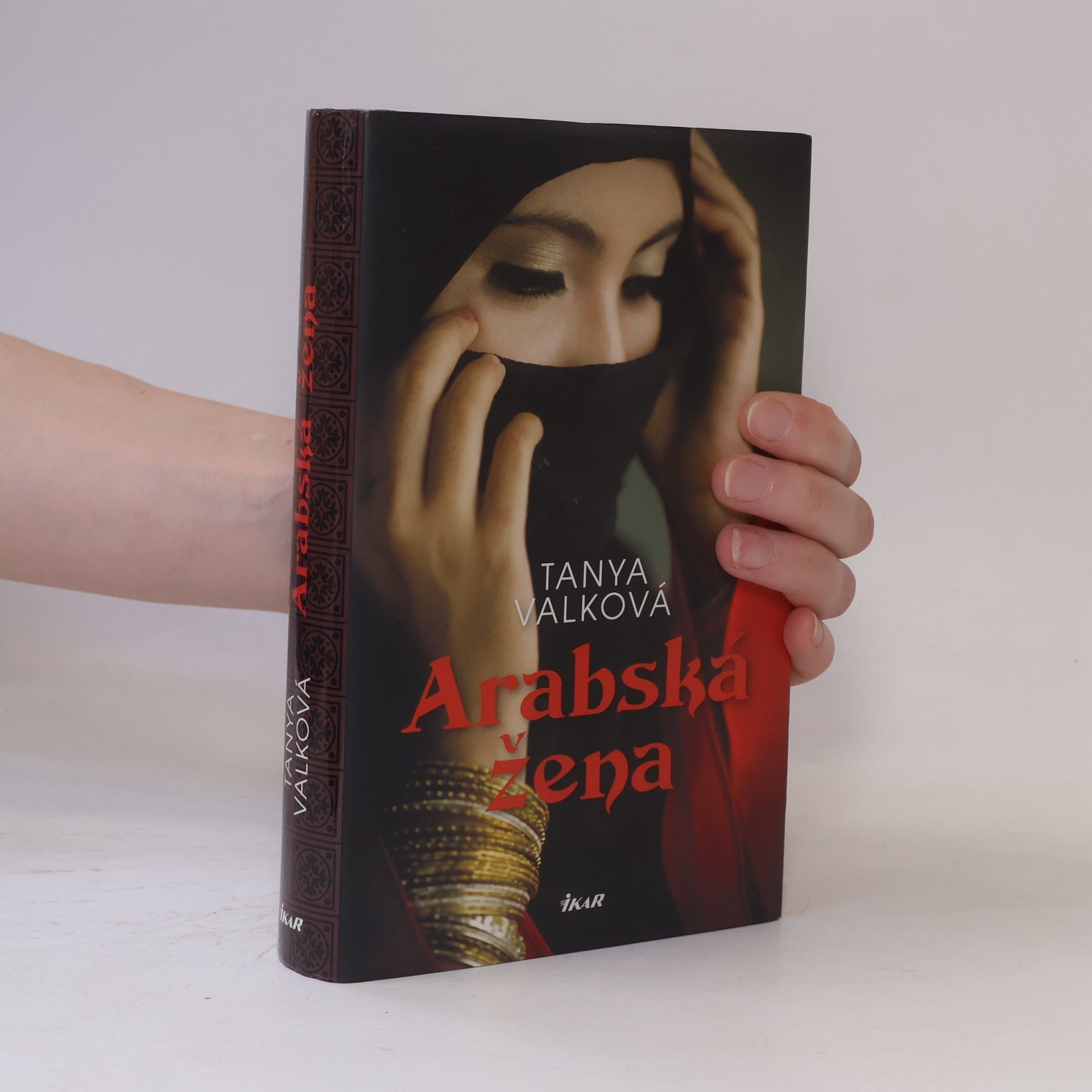 Tanya Valko Arabská žena