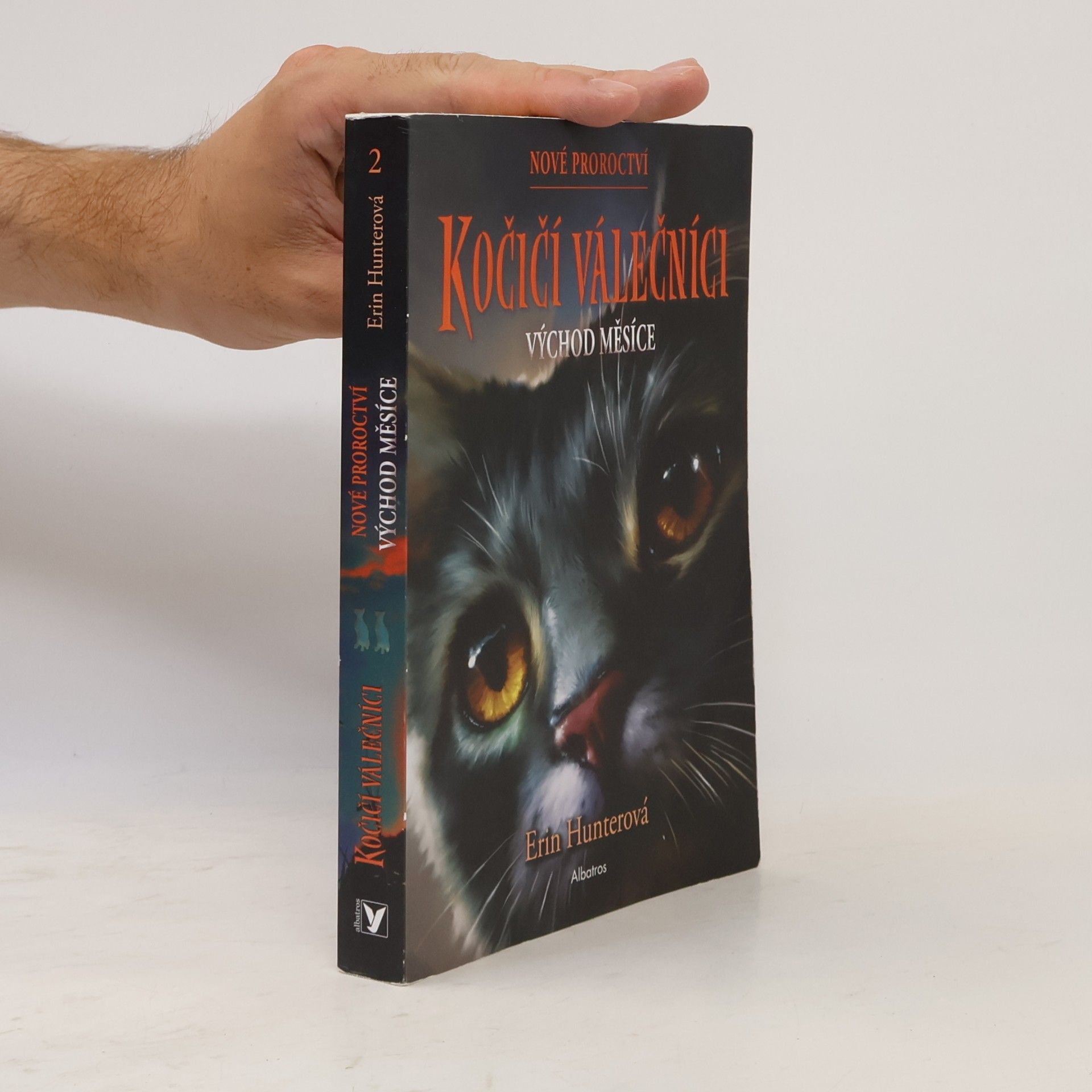 Erin Hunter Východ měsíce