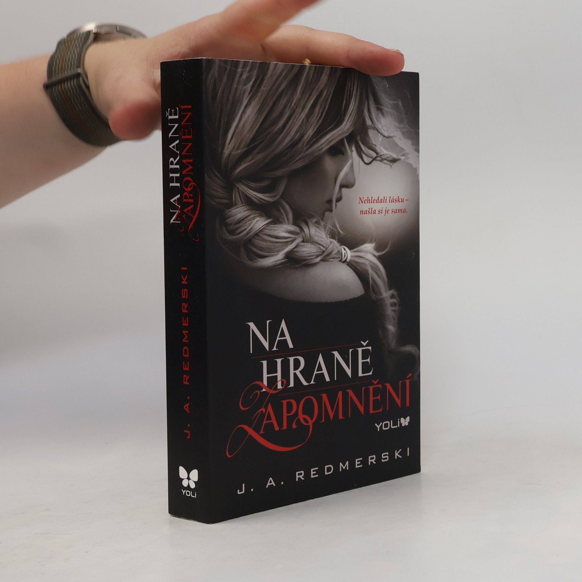 J.A. Redmerski Na hraně zapomnění