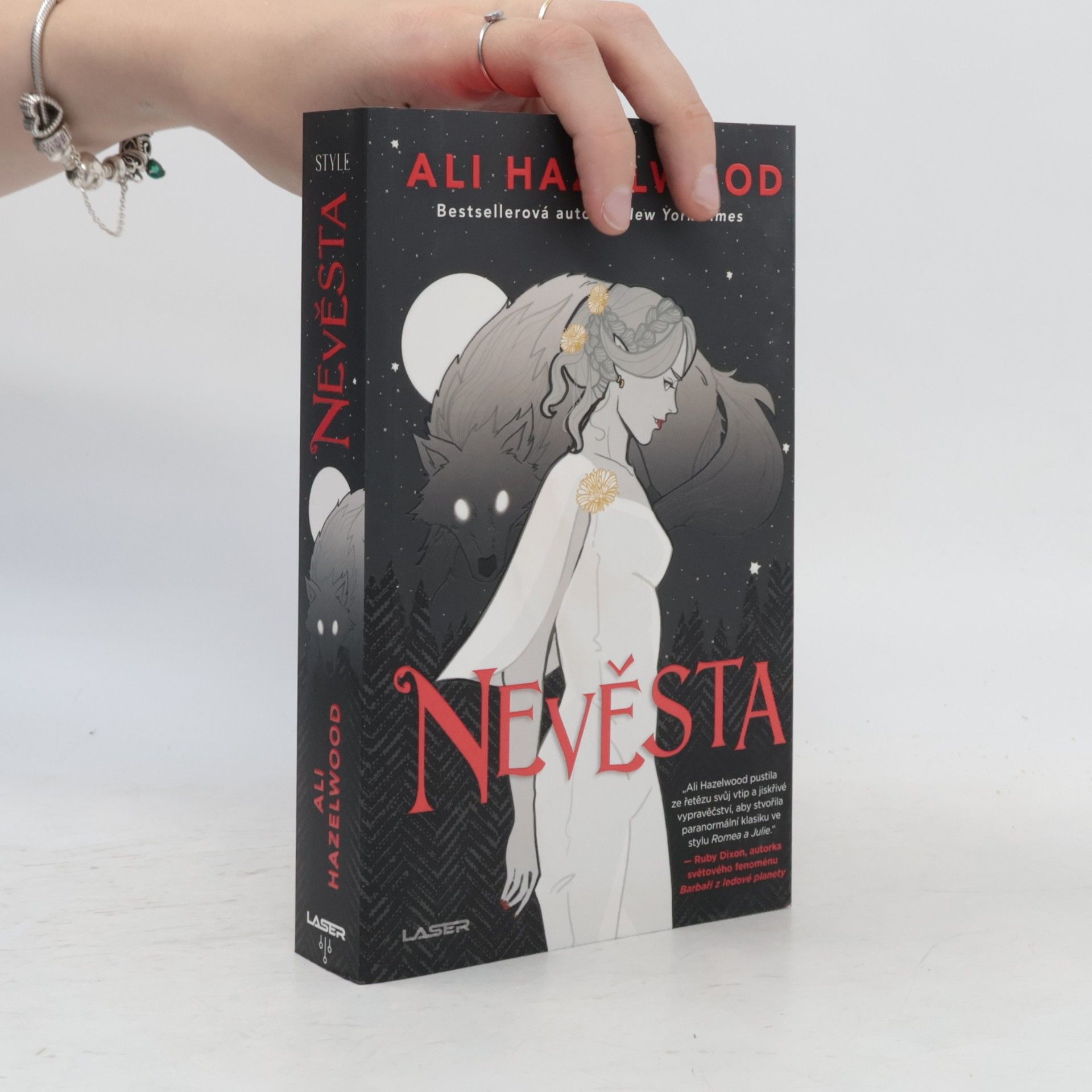 Ali Hazelwood Nevěsta