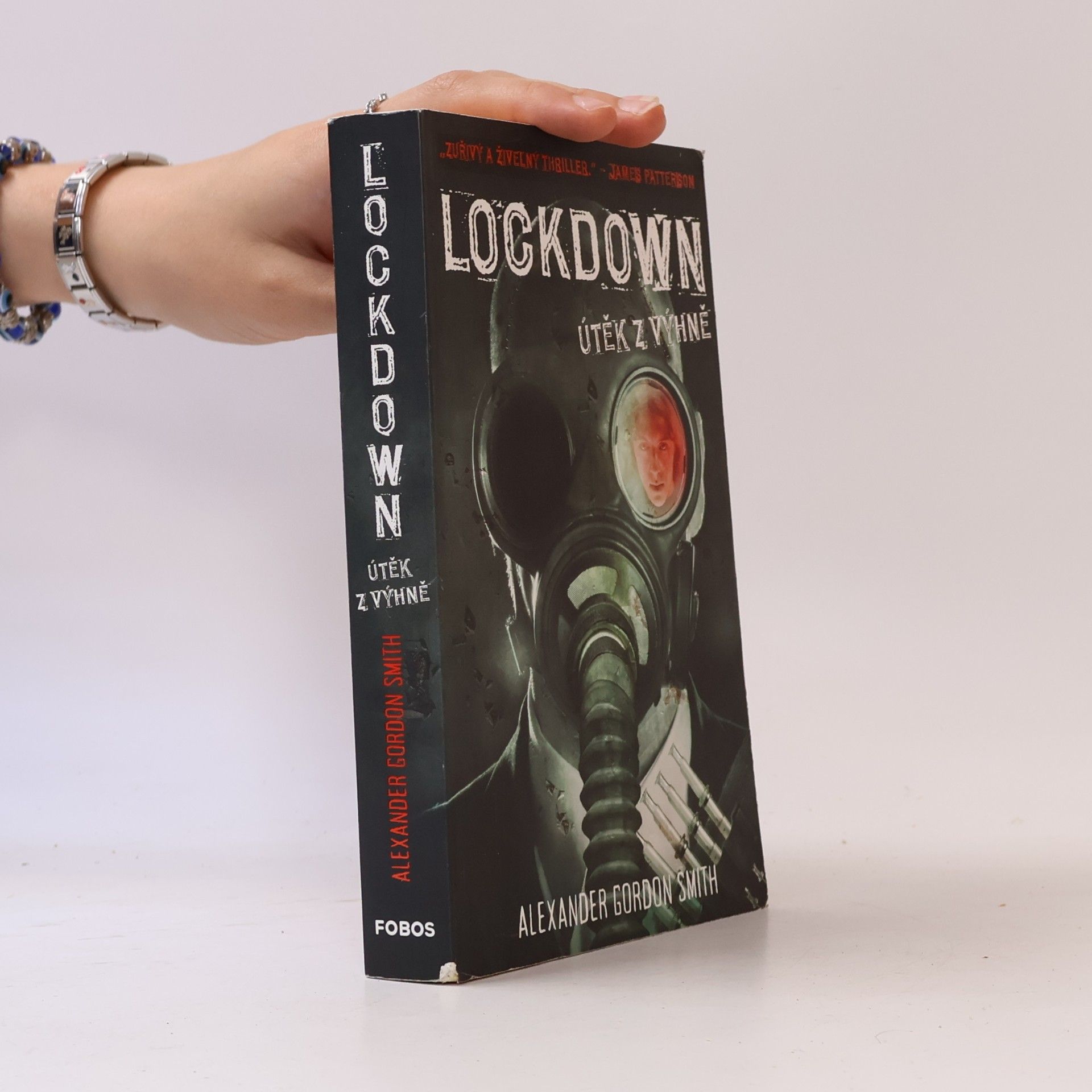 Alexander Gordon Smith Lockdown