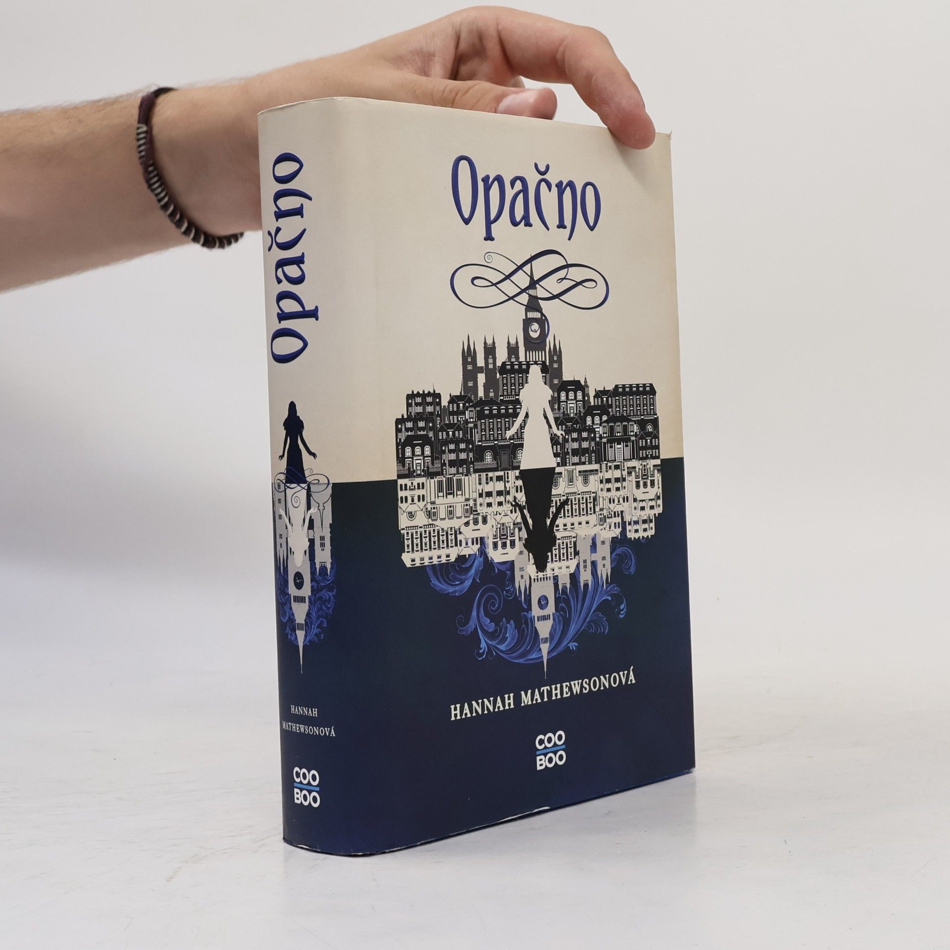 Hannah Mathewson Opačno