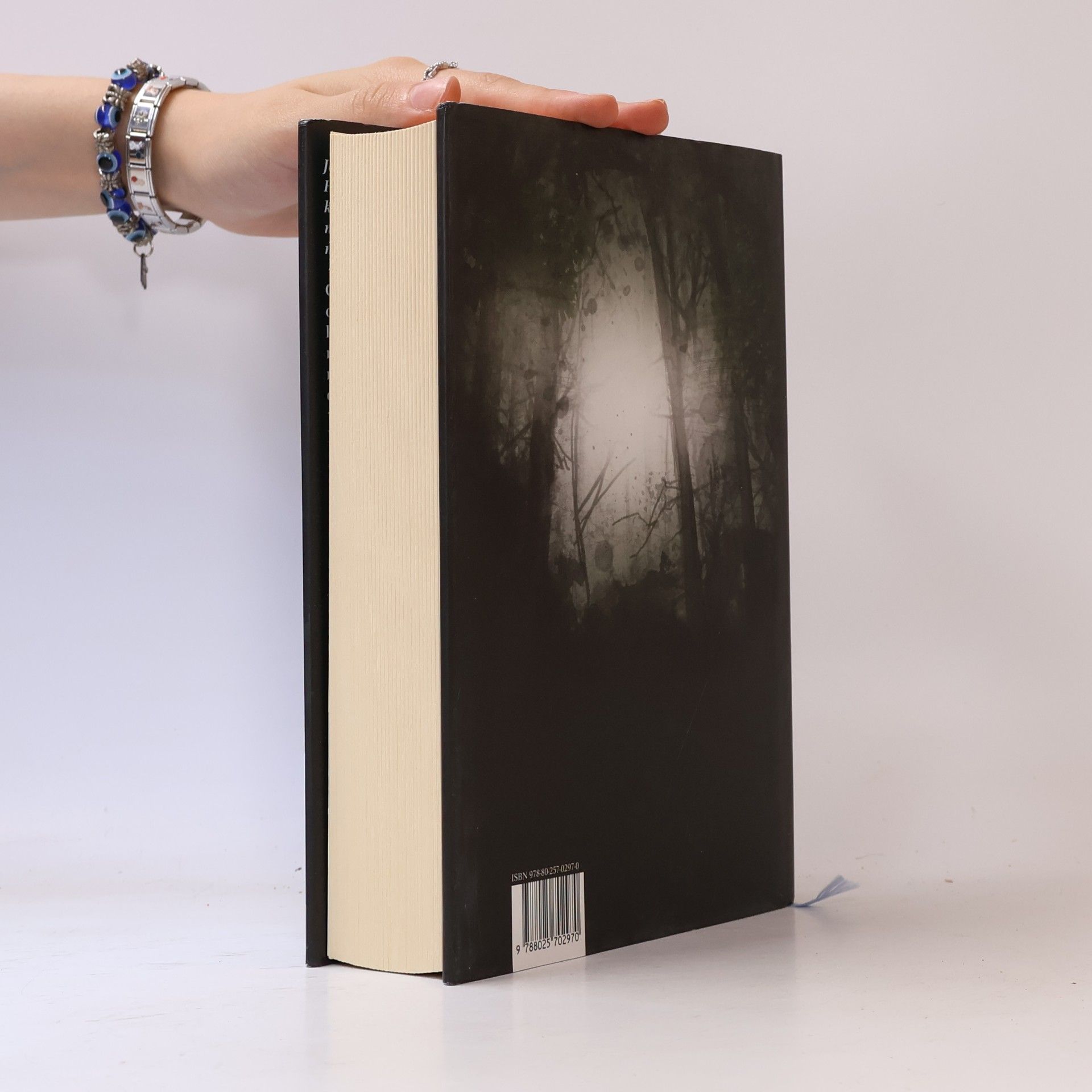 Tana French V lesích