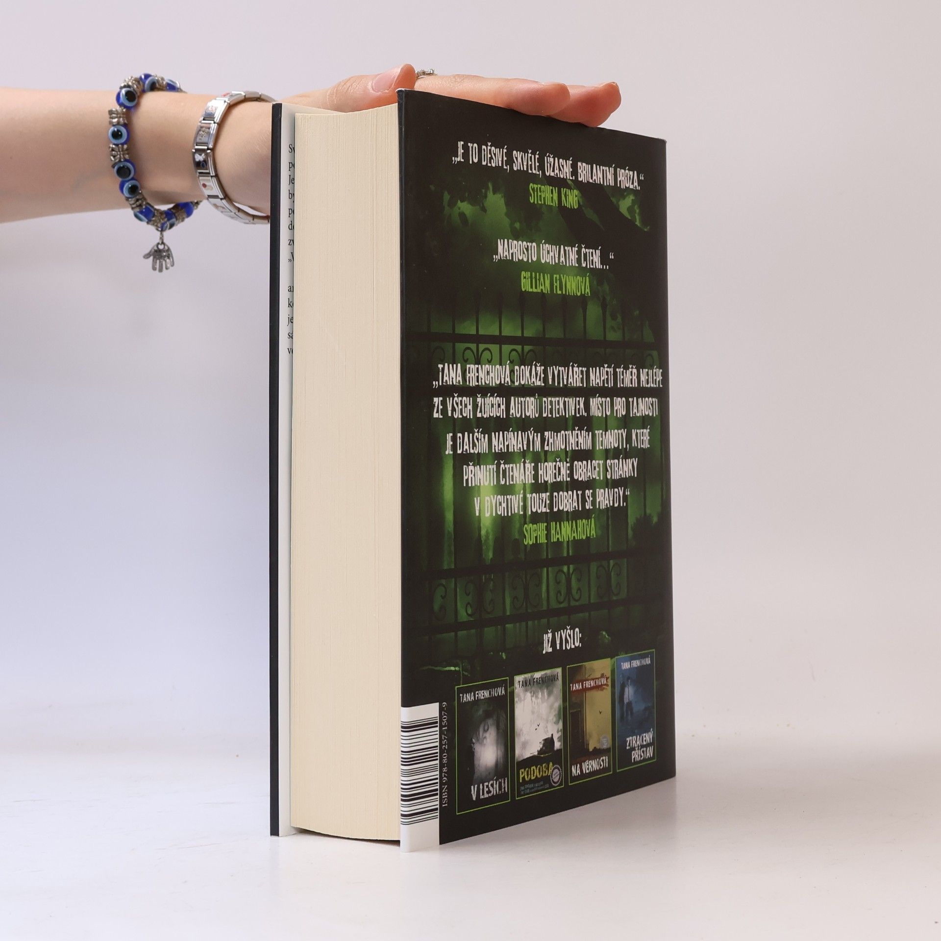 Tana French Místo pro tajnosti
