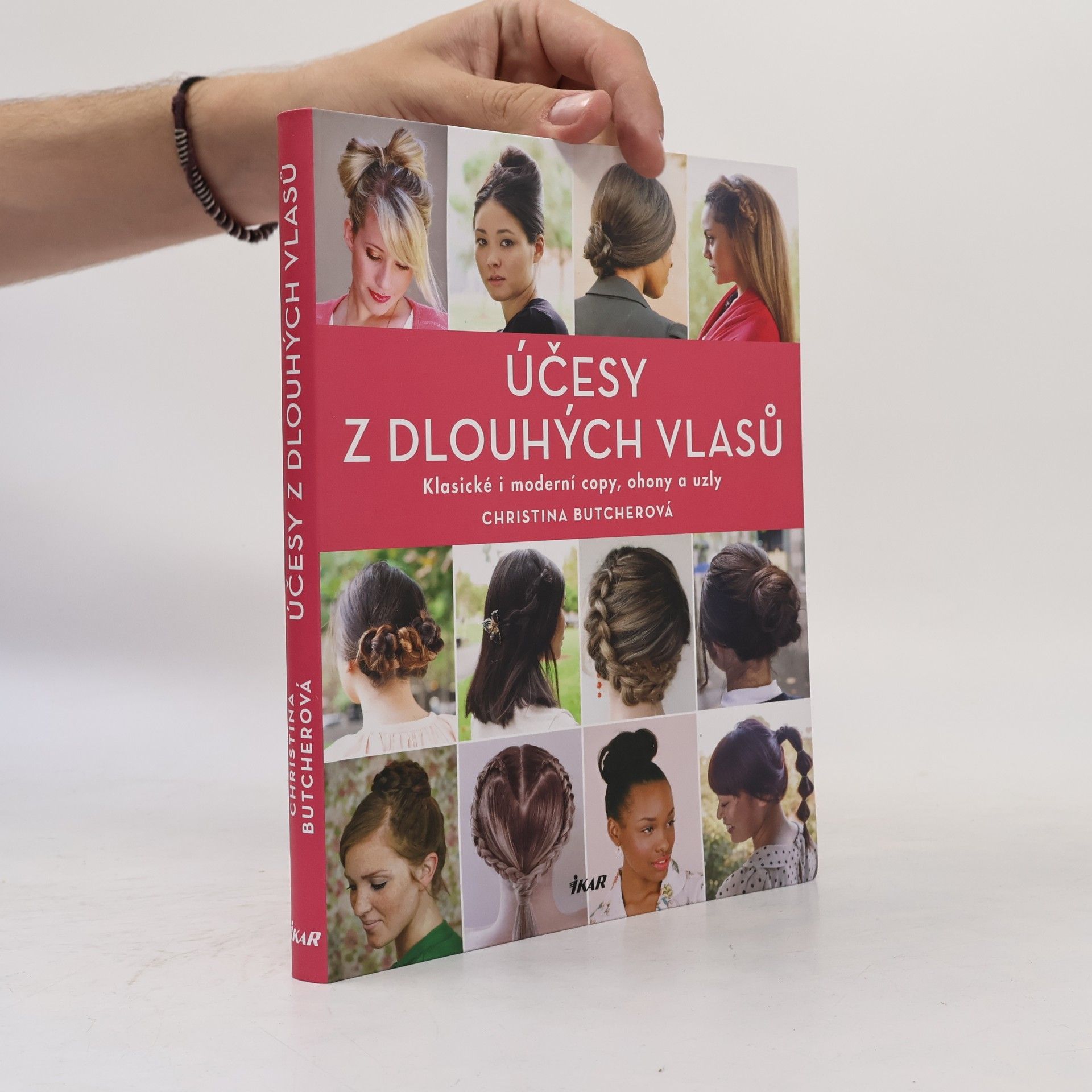 Christina Butcher Účesy z dlouhých vlasů