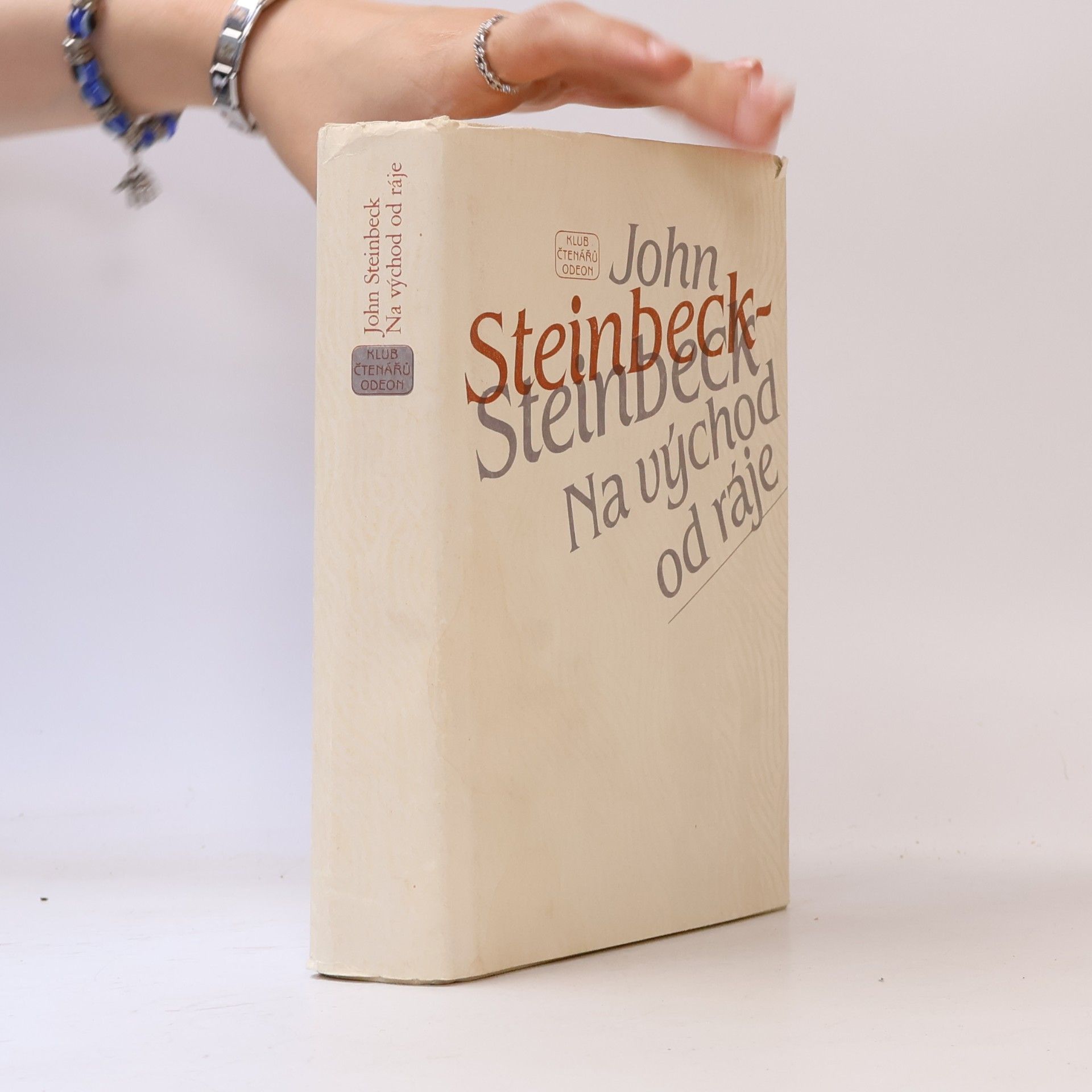 John Steinbeck Na východ od ráje
